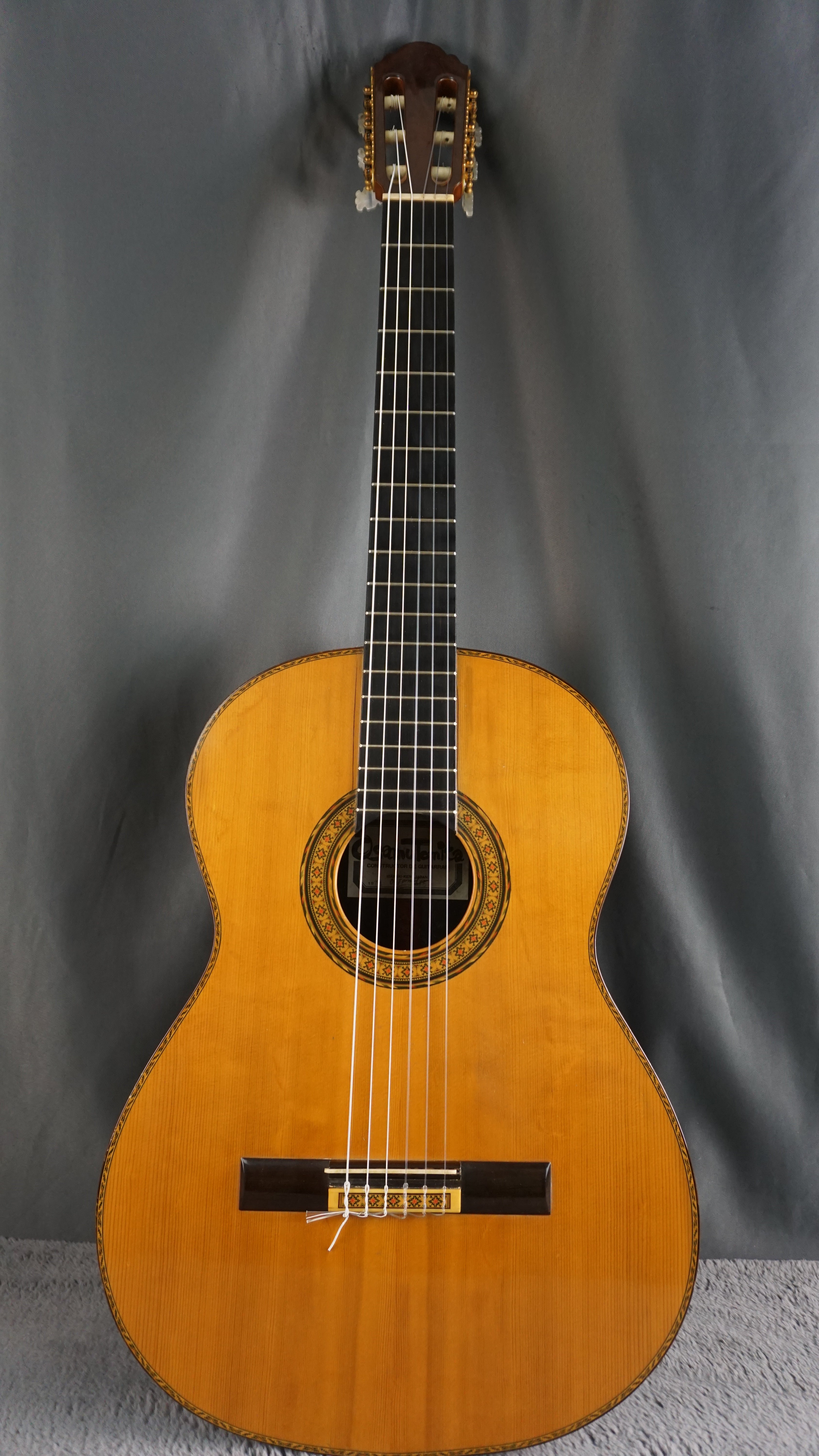 Osamu Tomita Nol. 15 1974 Japan Classical Guitar w/ Hard Case