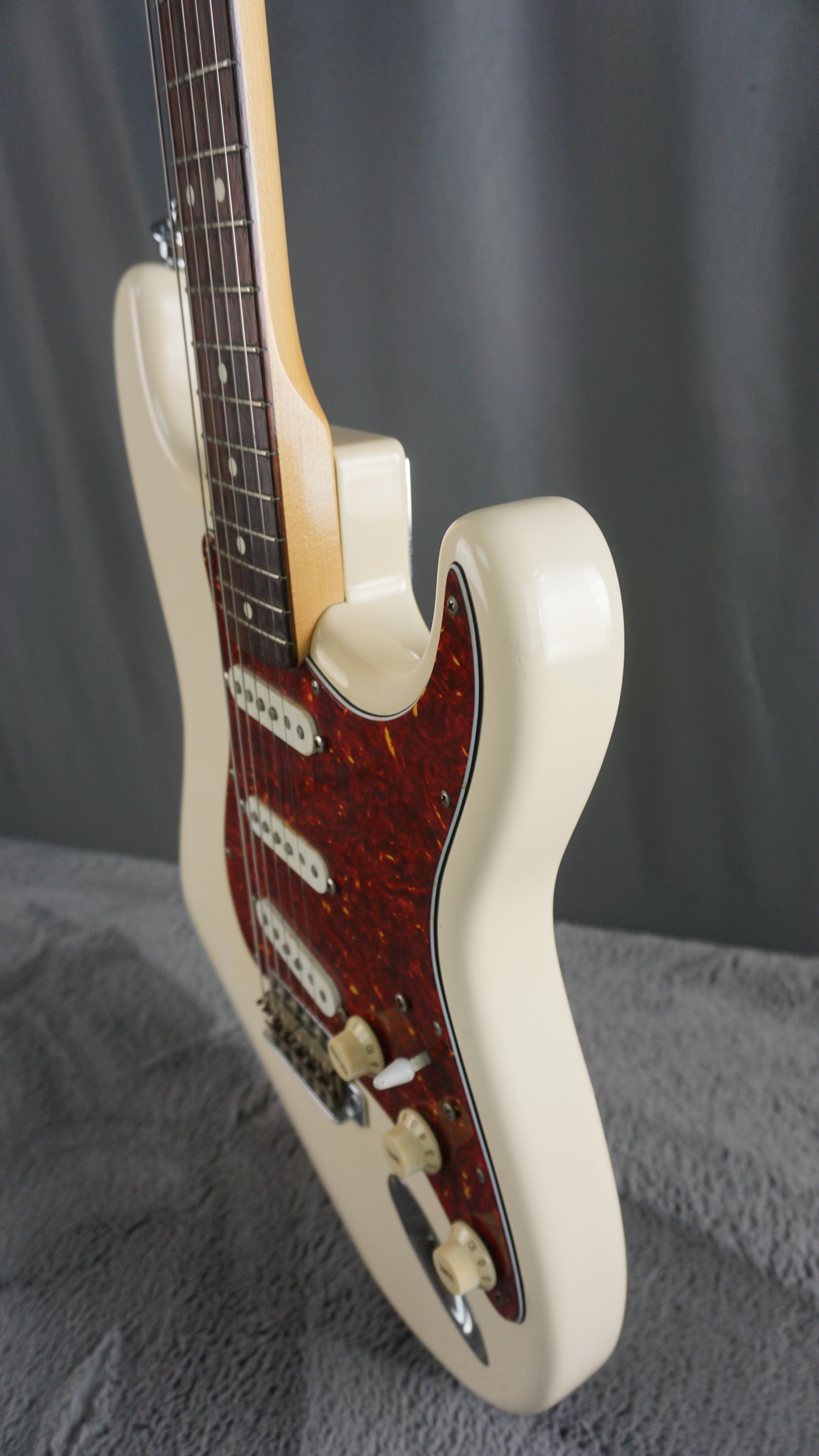 Fender Japan Stratocaster Vintage White MIJ w/ Gotoh Tuners 02-04