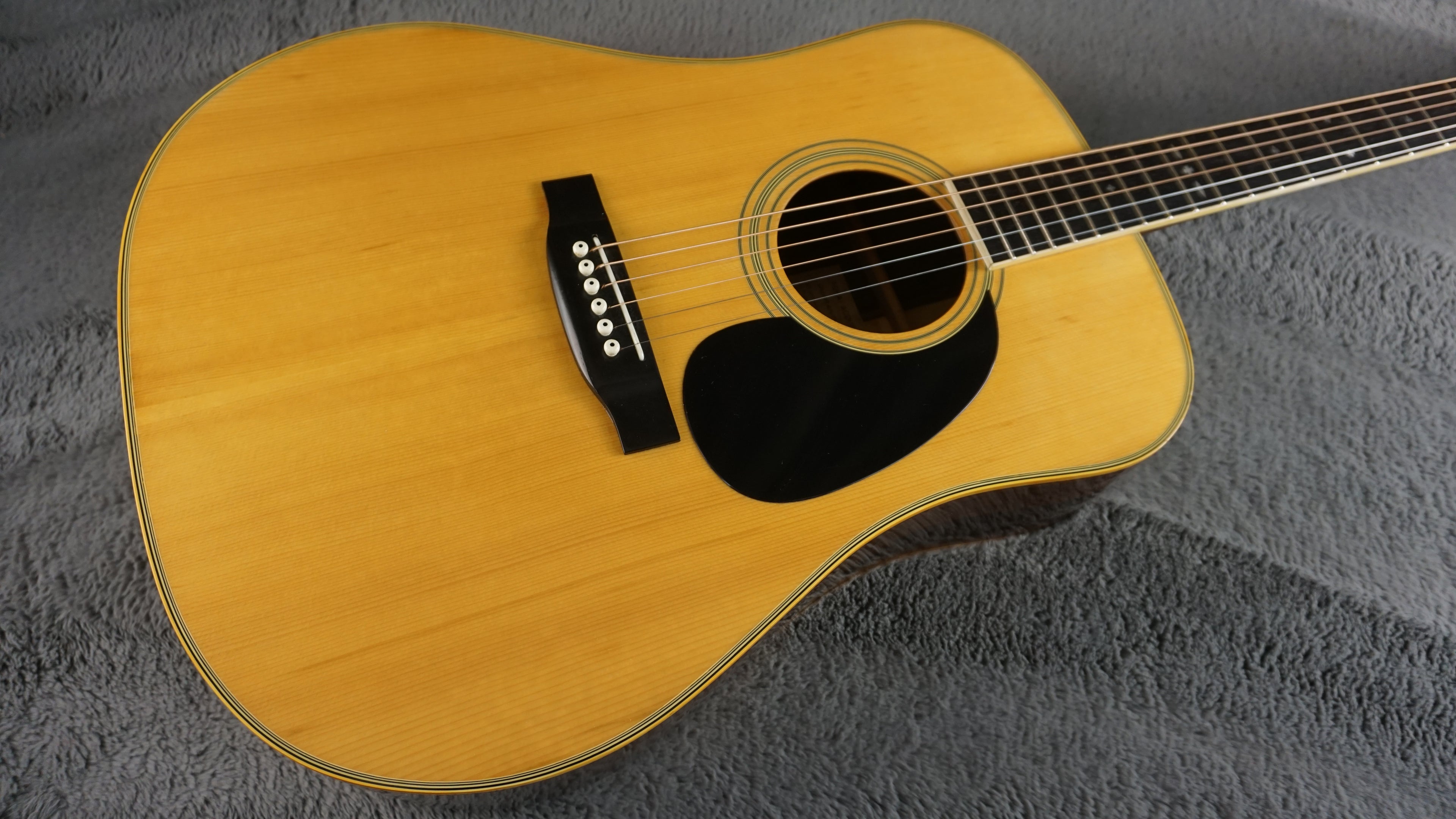 Tokai Cat’s Eyes CE-300 Vintage MIJ Acoustic Guitar w/ Hard Case