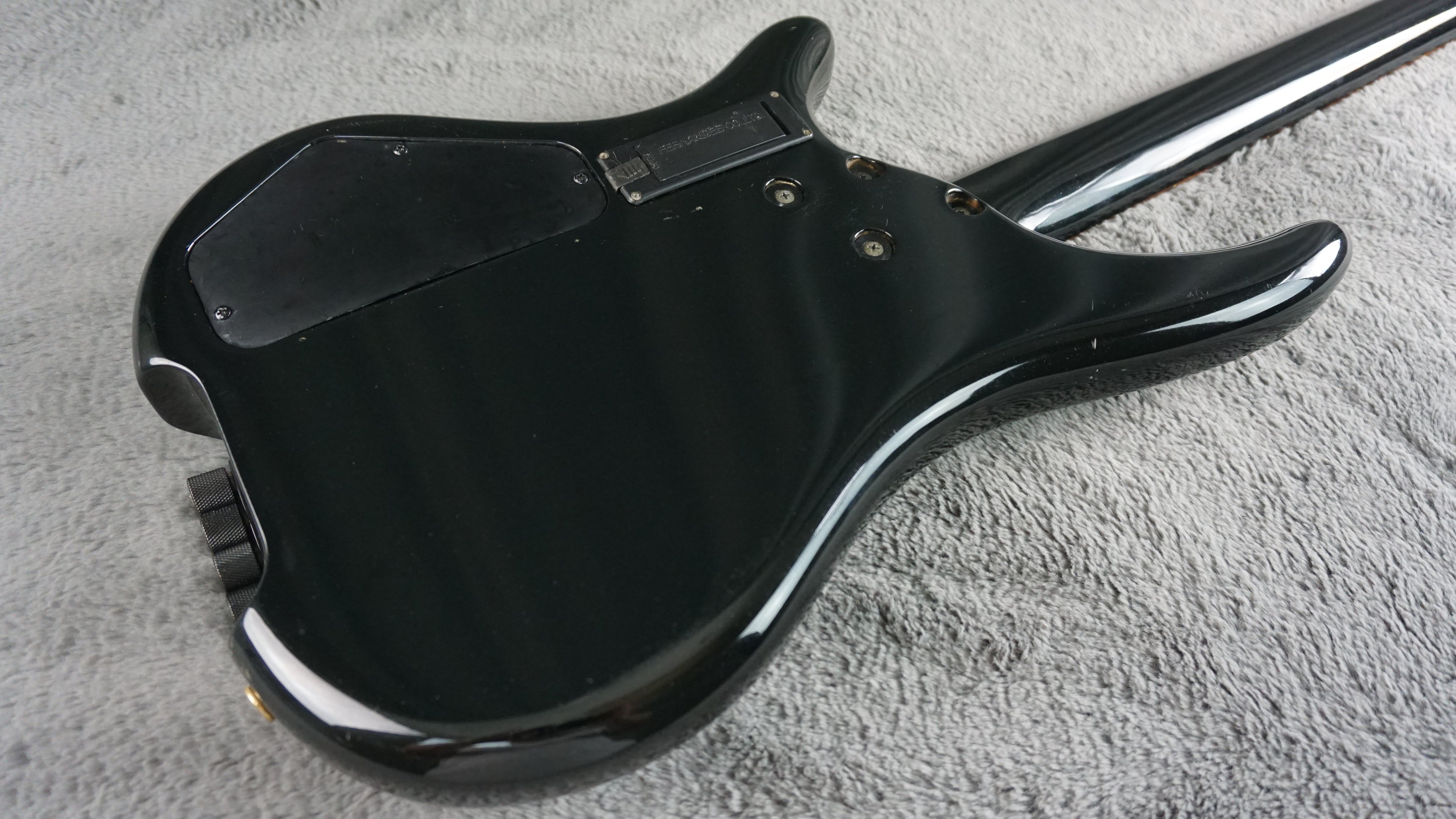 Fernandes Headless Bass MIJ Black w/ EMG PJ Pickups Vintage
