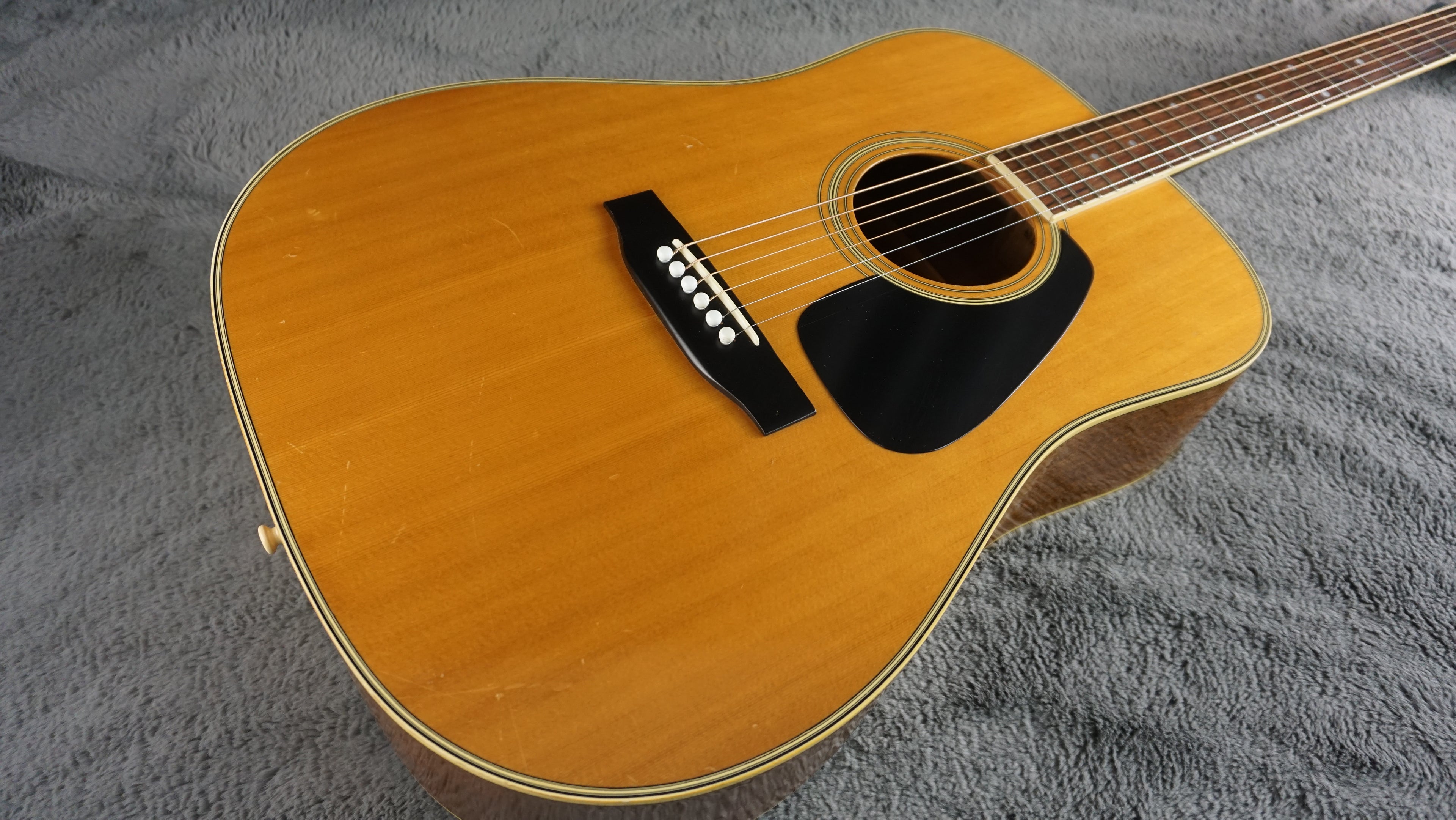 Morris MD-505 Vintage MIJ Dreadnought Acoustic Guitar w/ Hard Case