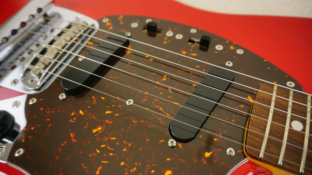 Fender Japan MG-69/MH Mustang Reissue – Matching Headstock – Candy Apple Red – 2010-2011