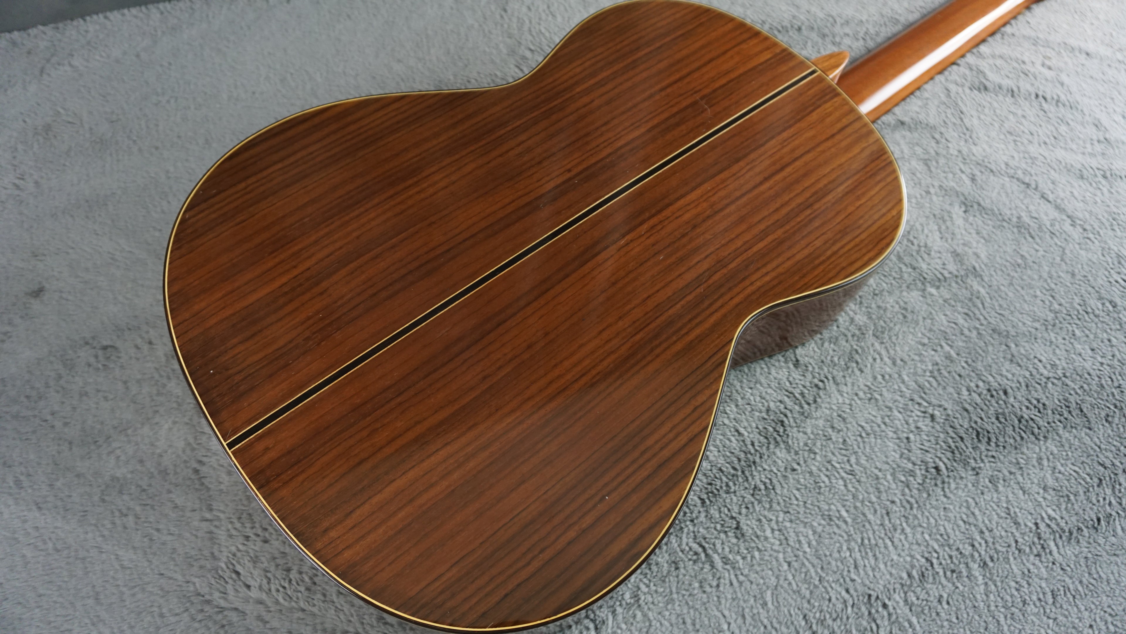 Ryoji Matsuoka M65 Japan Classical Guitar w/ Chipboard Case