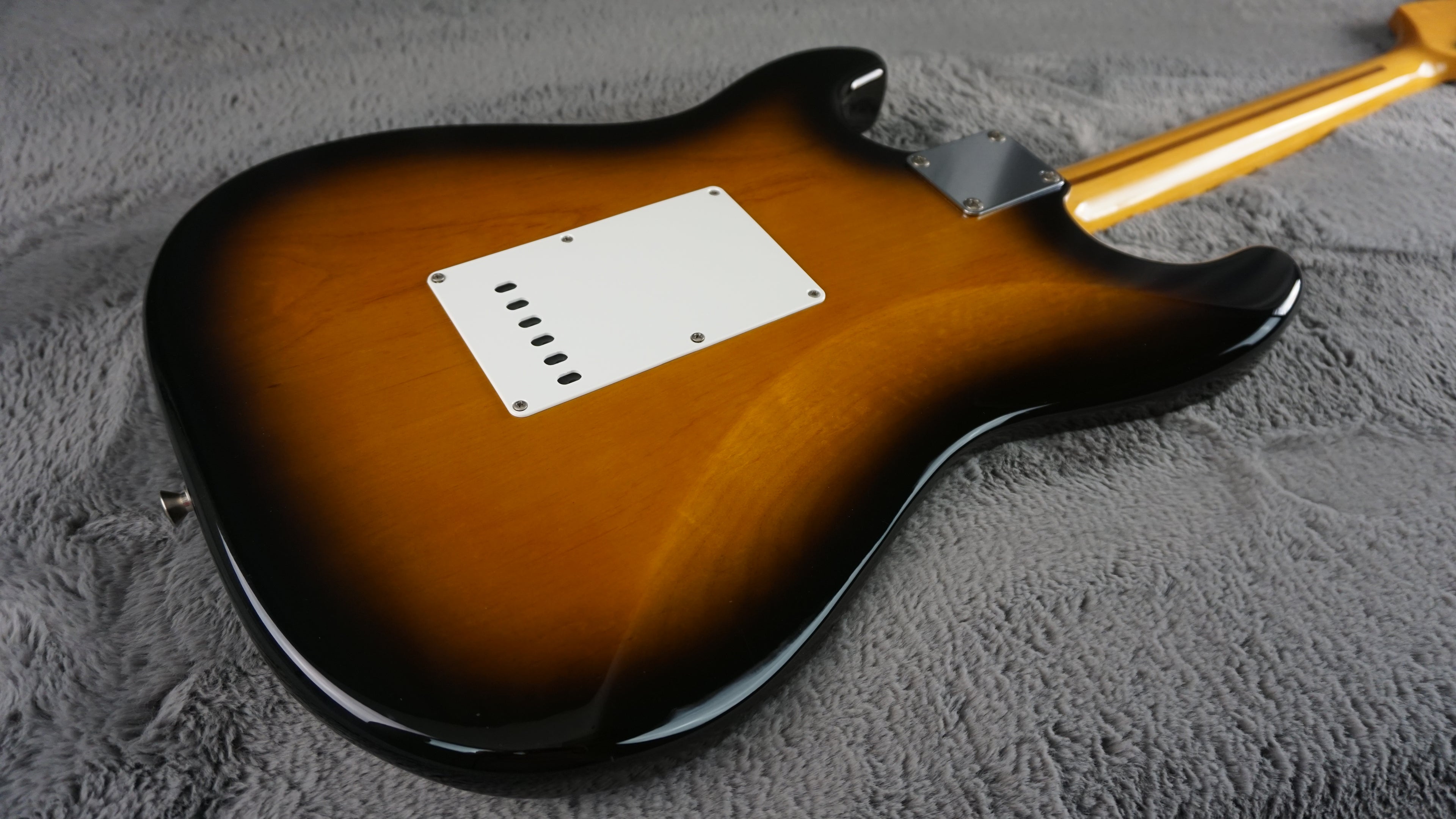 Fender Japan ST57-70TX 2004 Stratocaster 2-Tone Sunburst w/ Texas Special Pickups