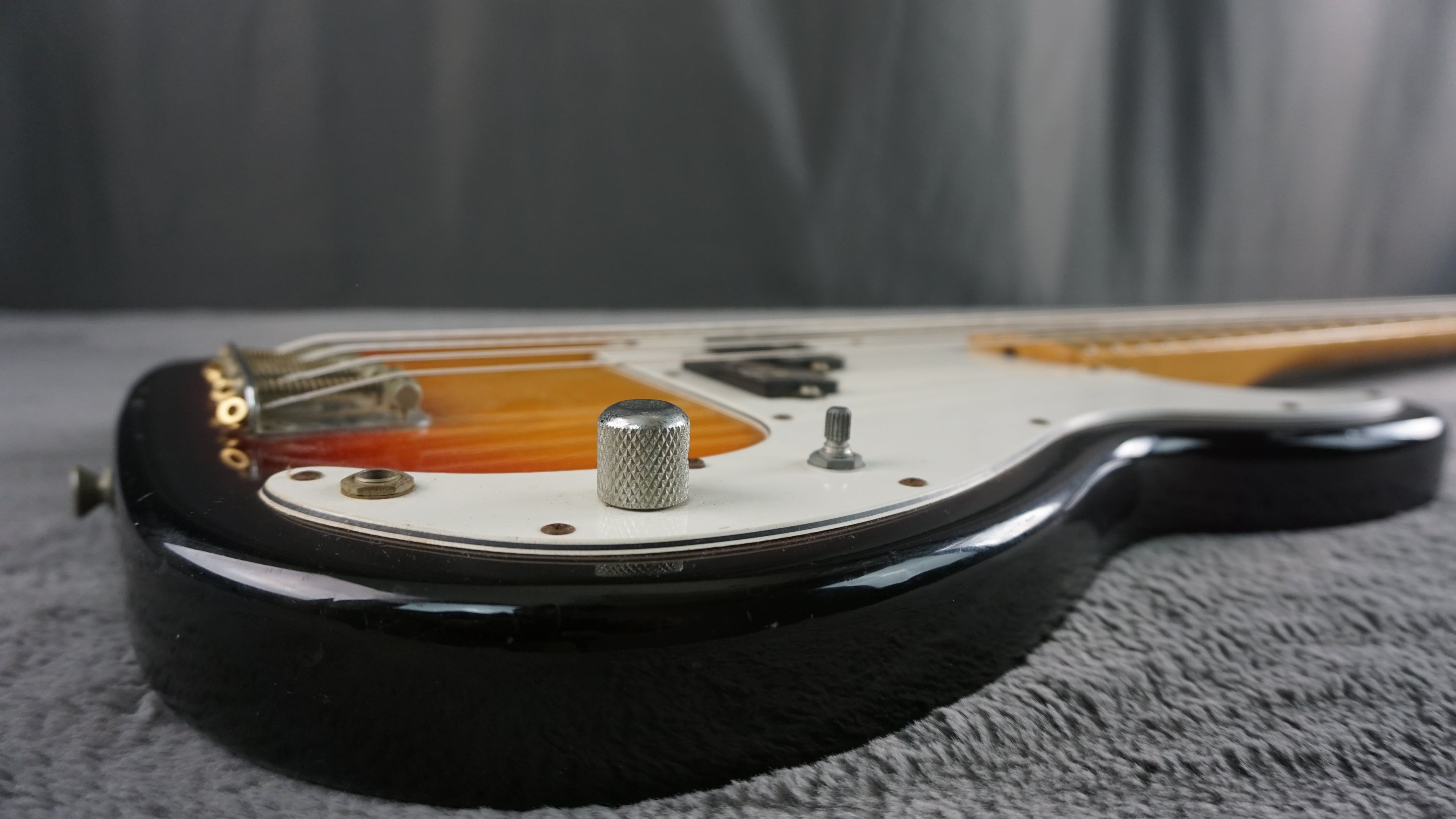 Yamaha PB-400M Precision Bass MIJ Sunburst w/ Hard Case