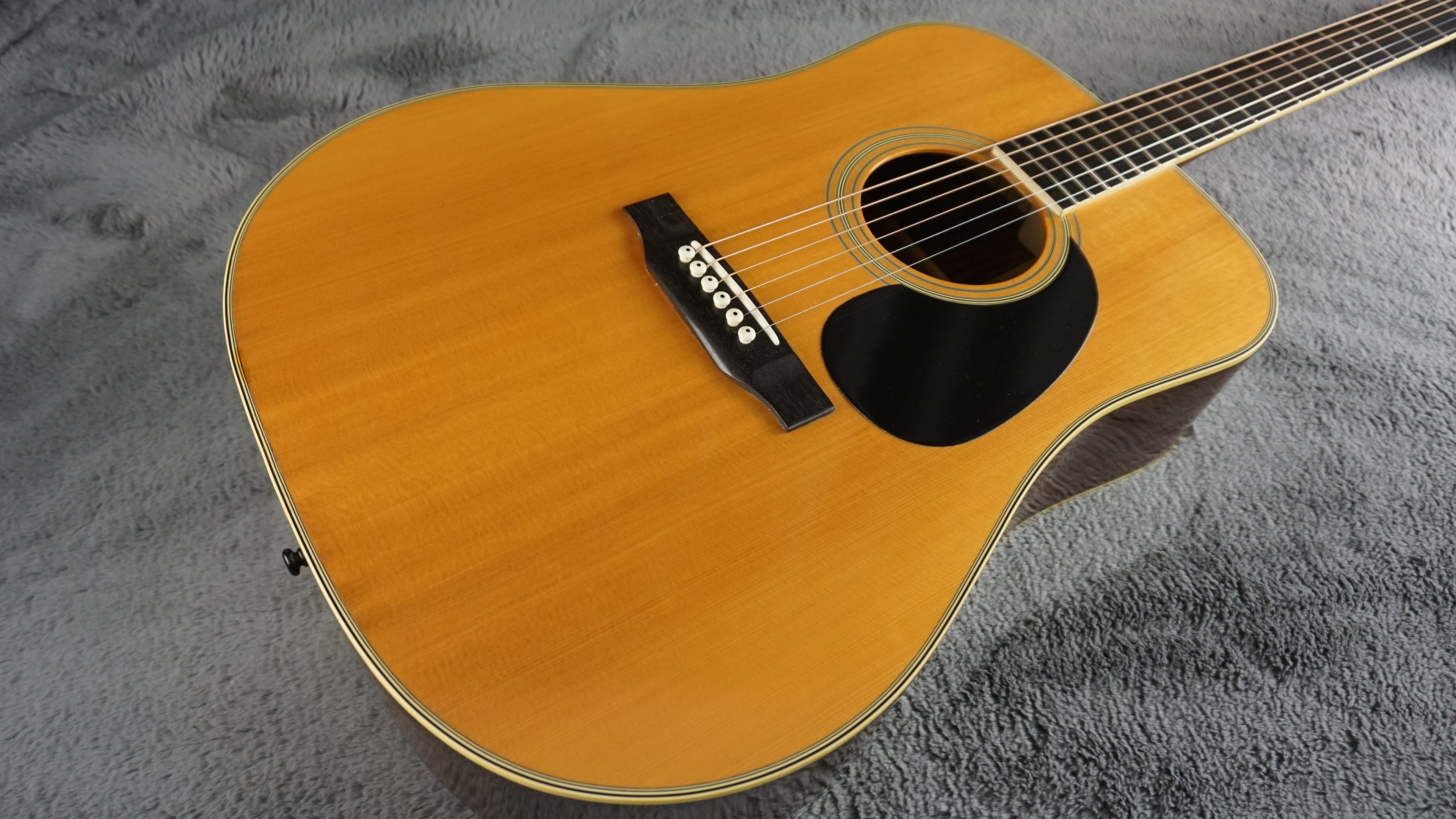 Tokai Humming Bird Custom W-600 MIJ Vintage Dreadnought Acoustic Guitar w/ Hard Case