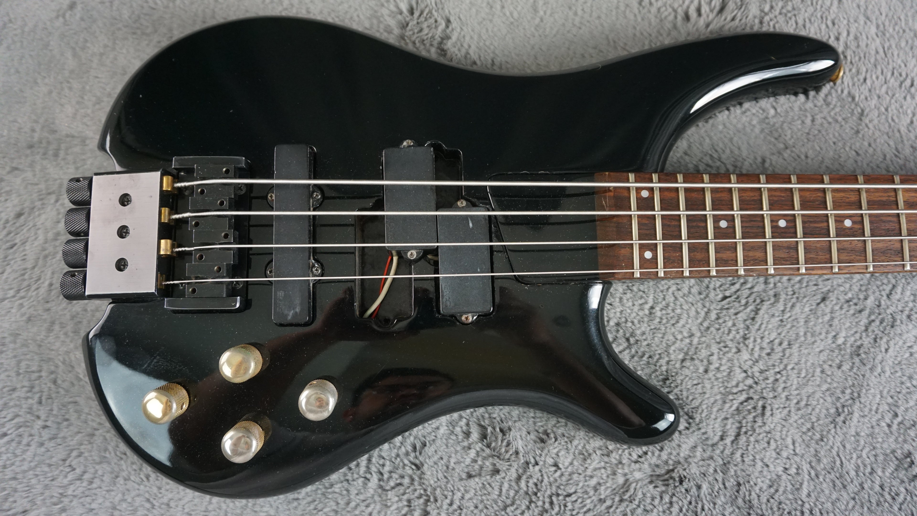Fernandes Headless Bass MIJ Black w/ EMG PJ Pickups Vintage