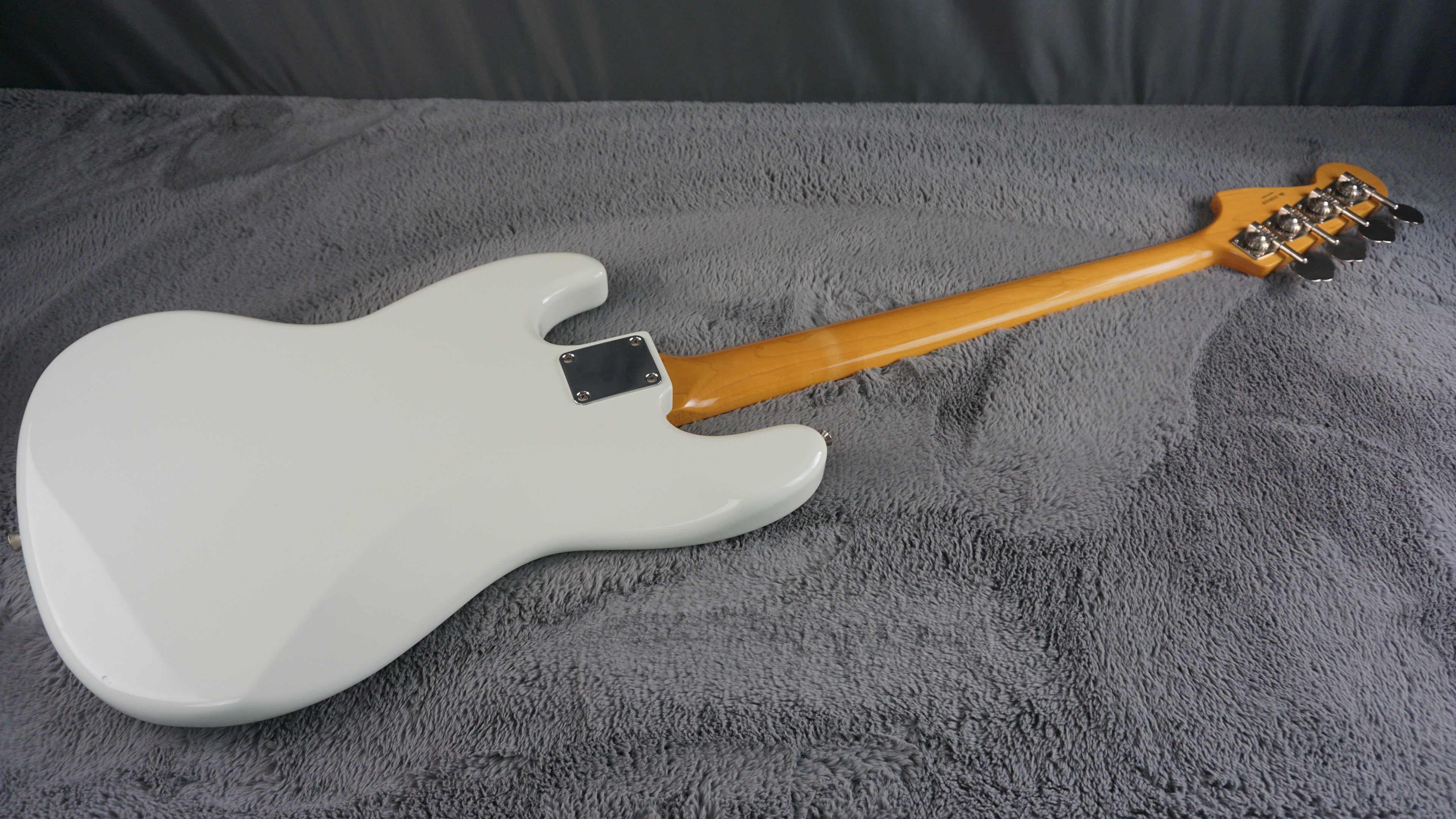 Fender Traditional II 60s Jazz Bass 2022 MIJ Olympic White w/ Rosewood Board