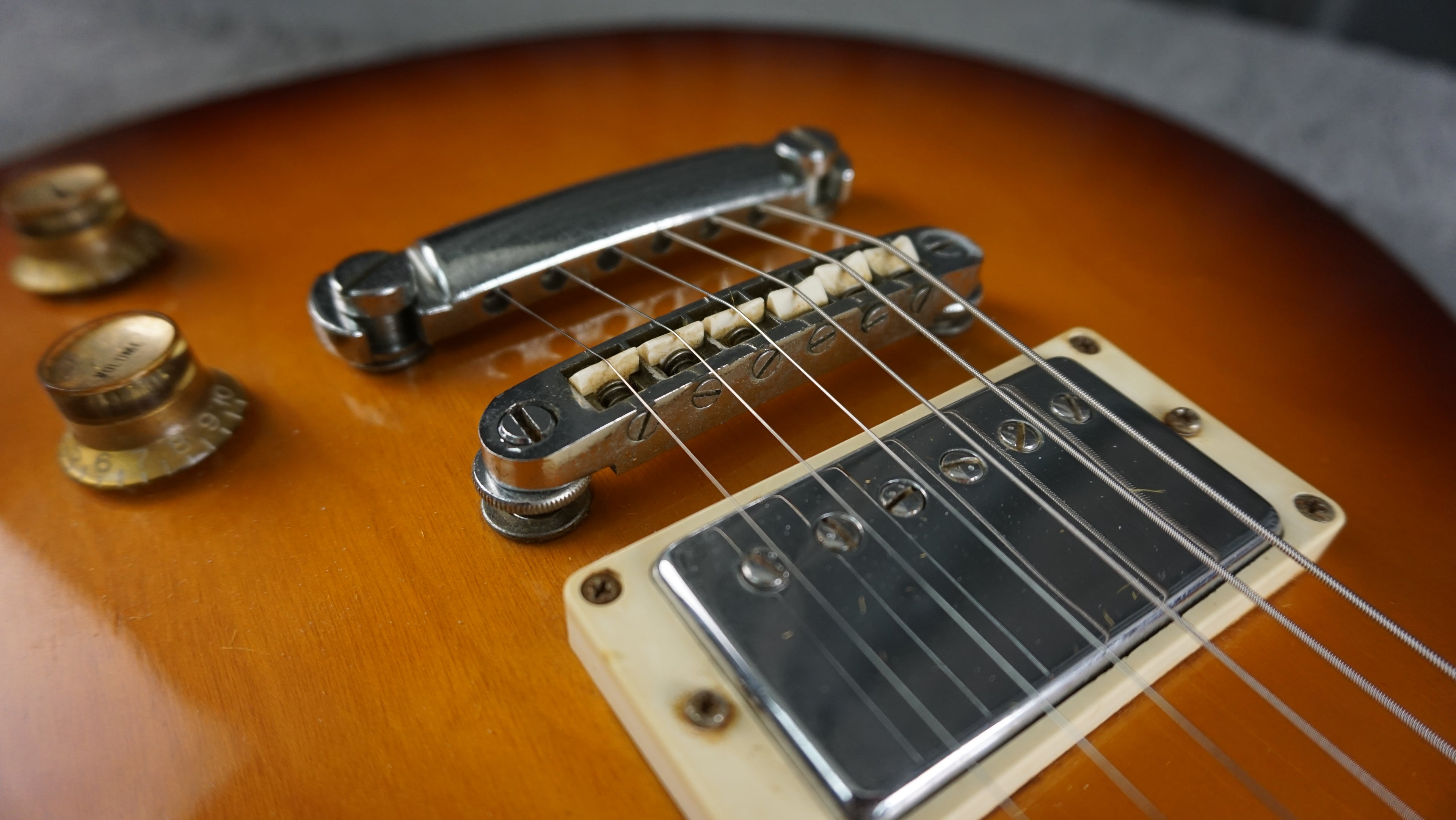 Westminster MIJ Single Cut Electric Guitar Tobacco Burst w/ Hard Case