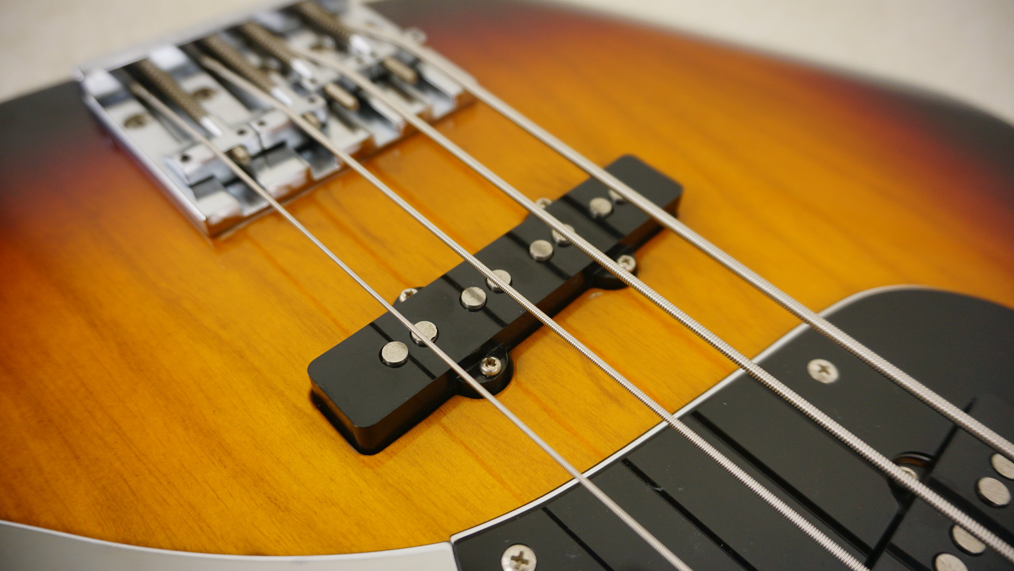 Fender Japan JB-75 Jazz Bass w/ Badass II Bridge – 3-Tone Sunburst 02-04