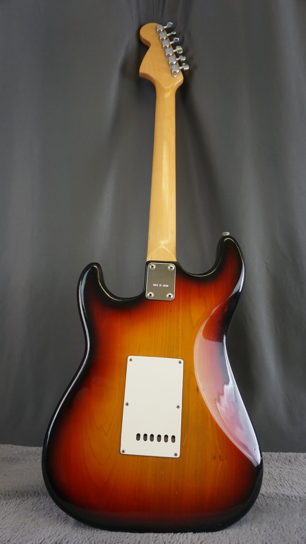 Hisous Excellent Guitar Vintage S Style Sunburst w/ Fernandes Case Japan