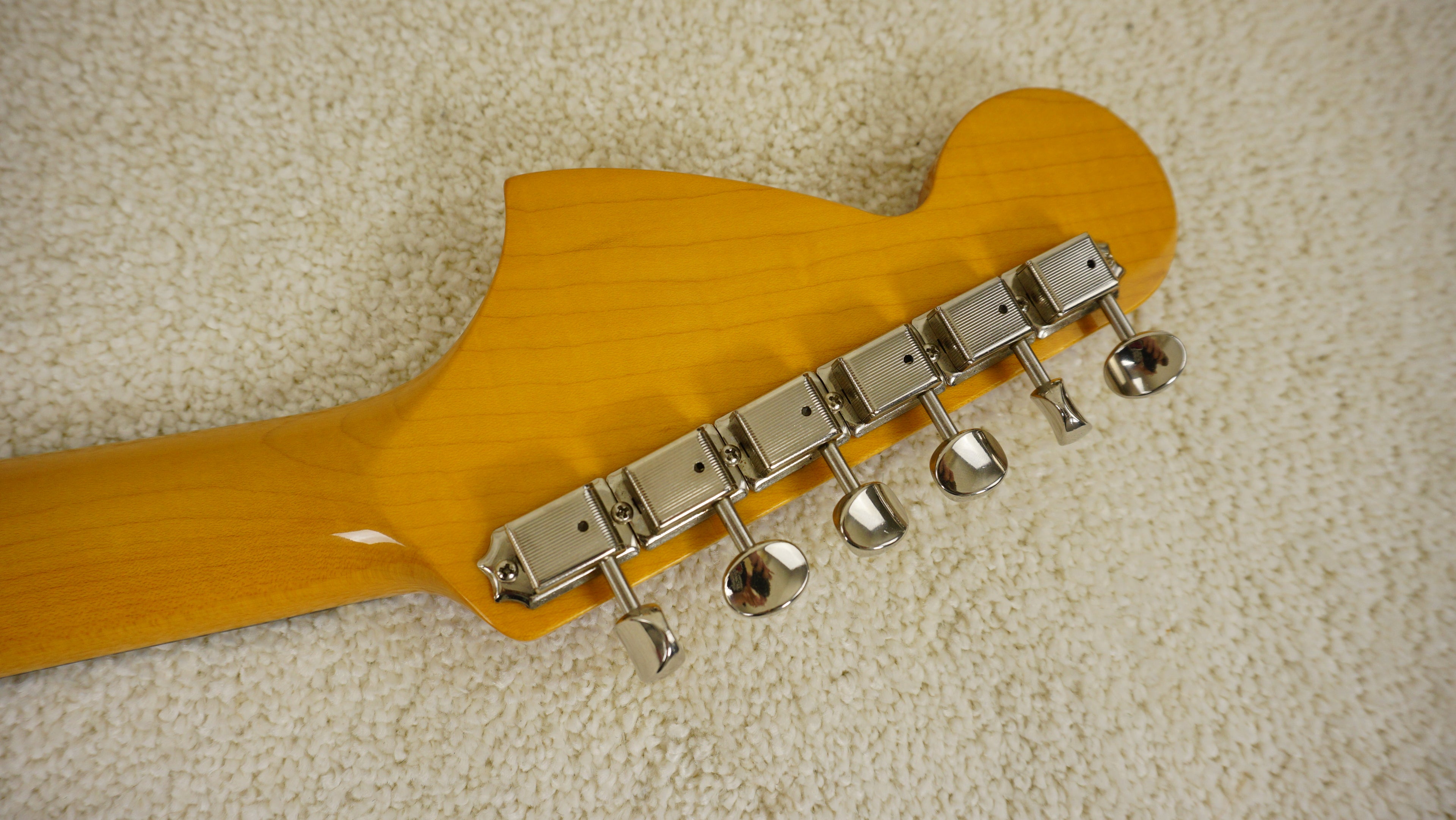 Fender Japan MG-69/MH Mustang Reissue – Matching Headstock – Candy Apple Red – 2010-2011