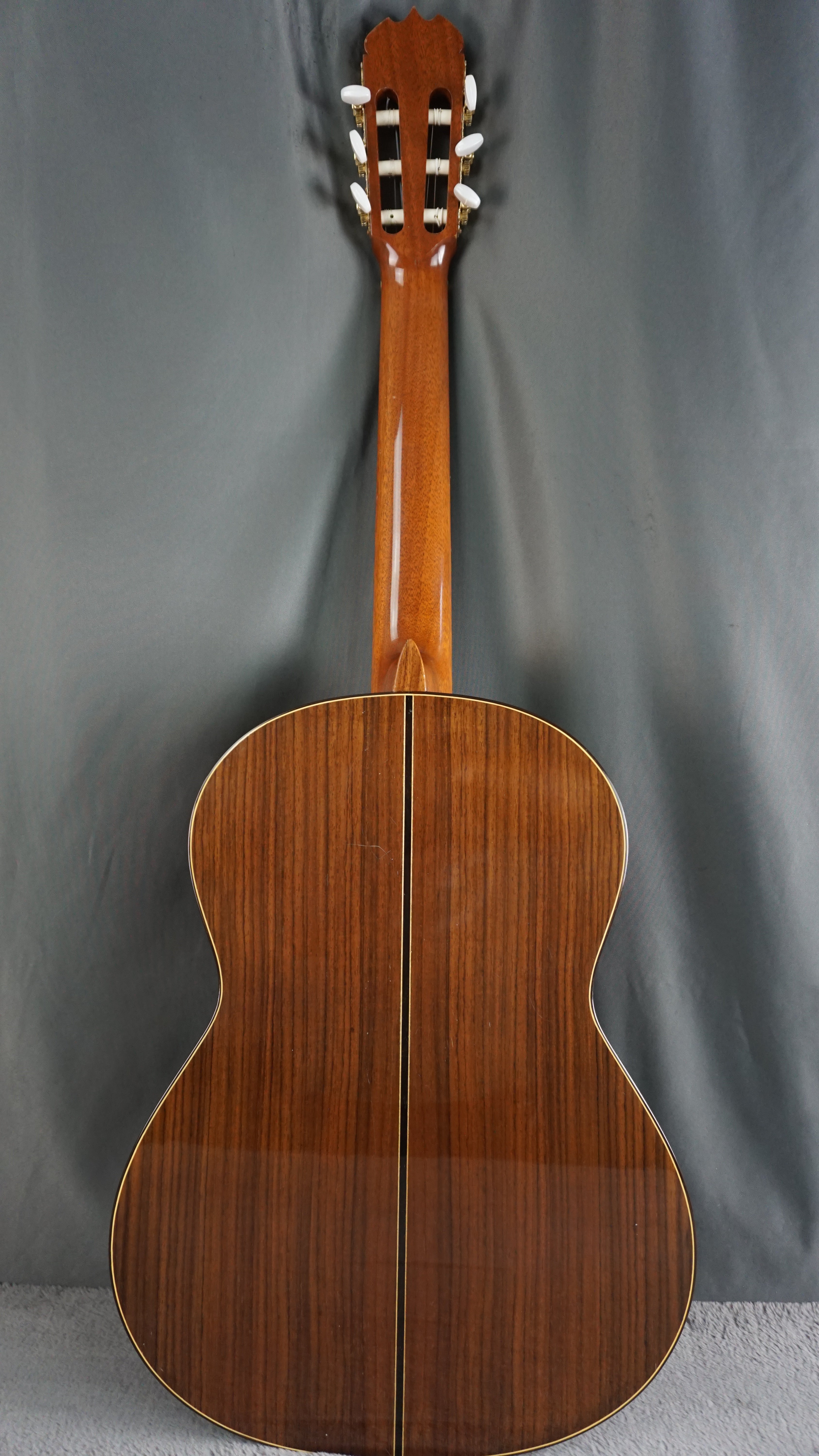 Ryoji Matsuoka M65 Japan Classical Guitar w/ Chipboard Case
