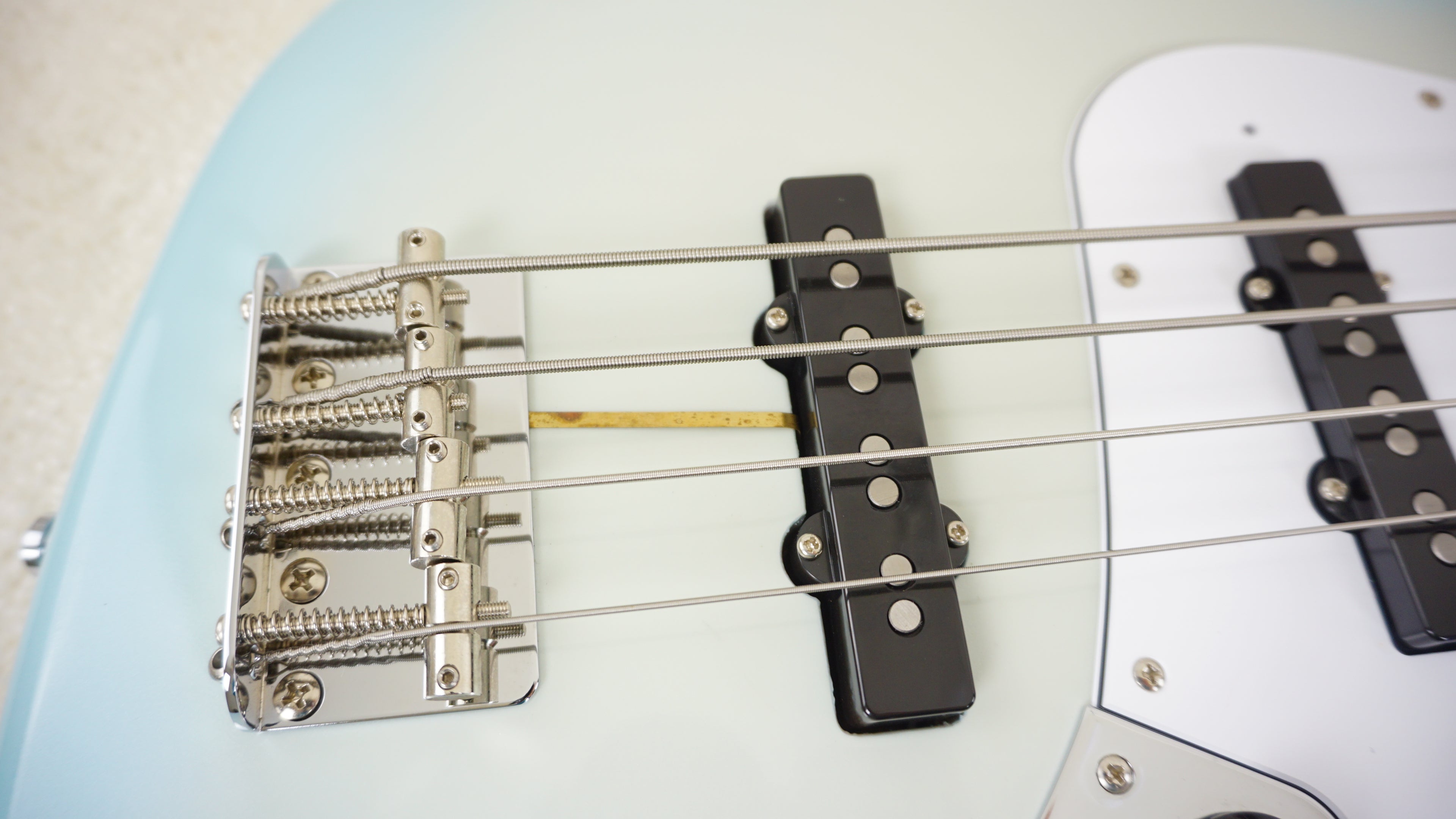 Fender Japan Traditional II ’60s Jazz Bass Stardust Blue Limited Edition
