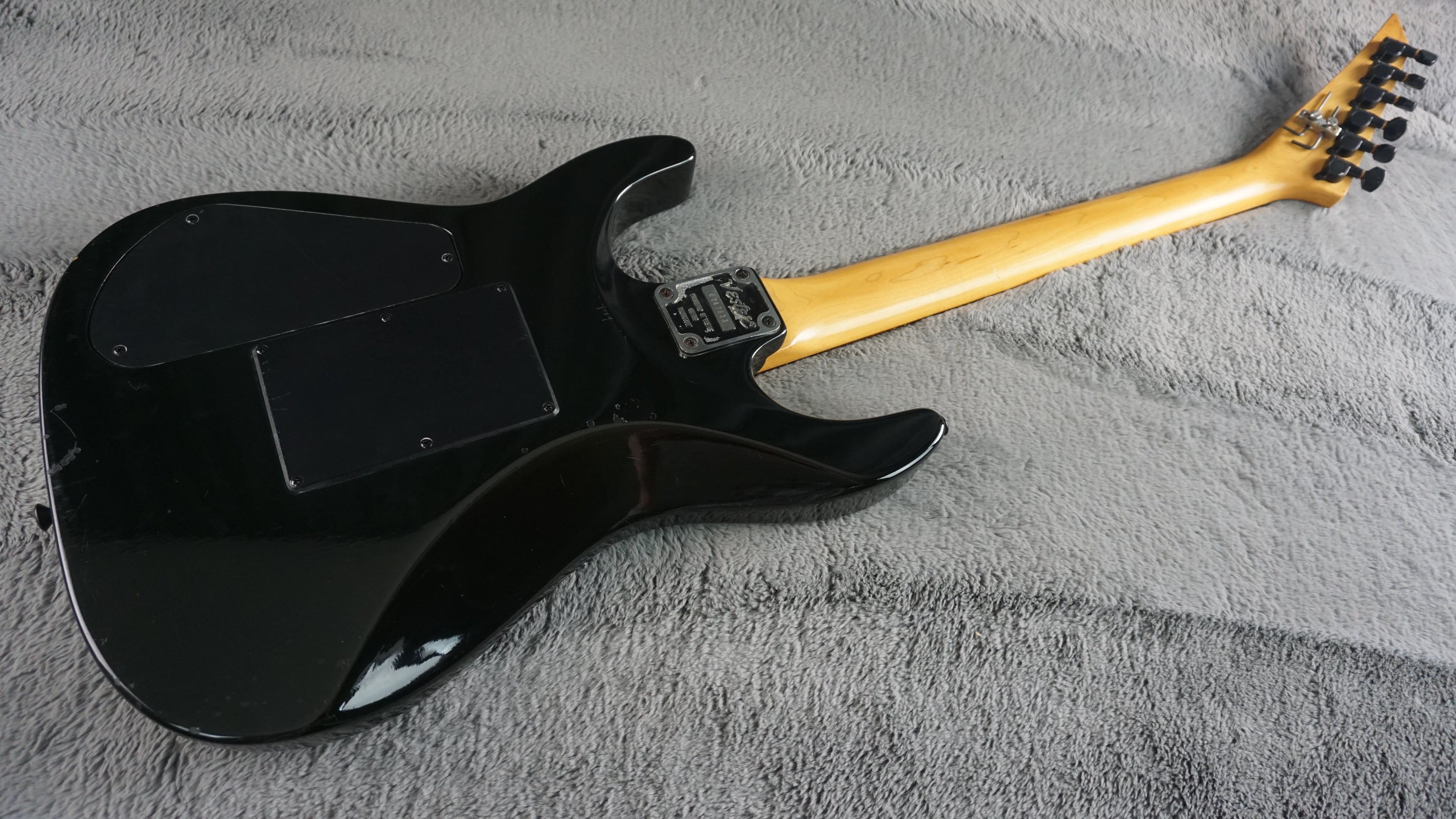 Vester Maniac Super Strat MIJ Floyd Rose Style Black HH