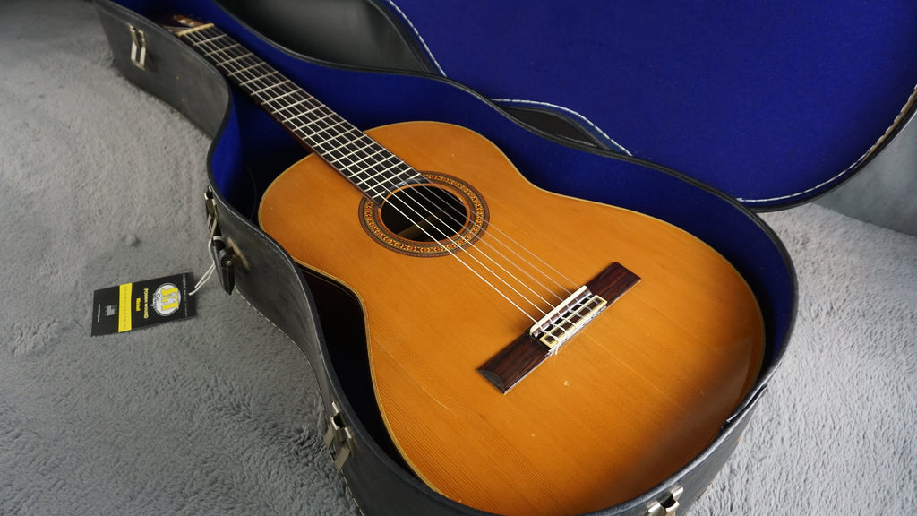 Ryoji Matsuoka M65 Japan Classical Guitar w/ Chipboard Case