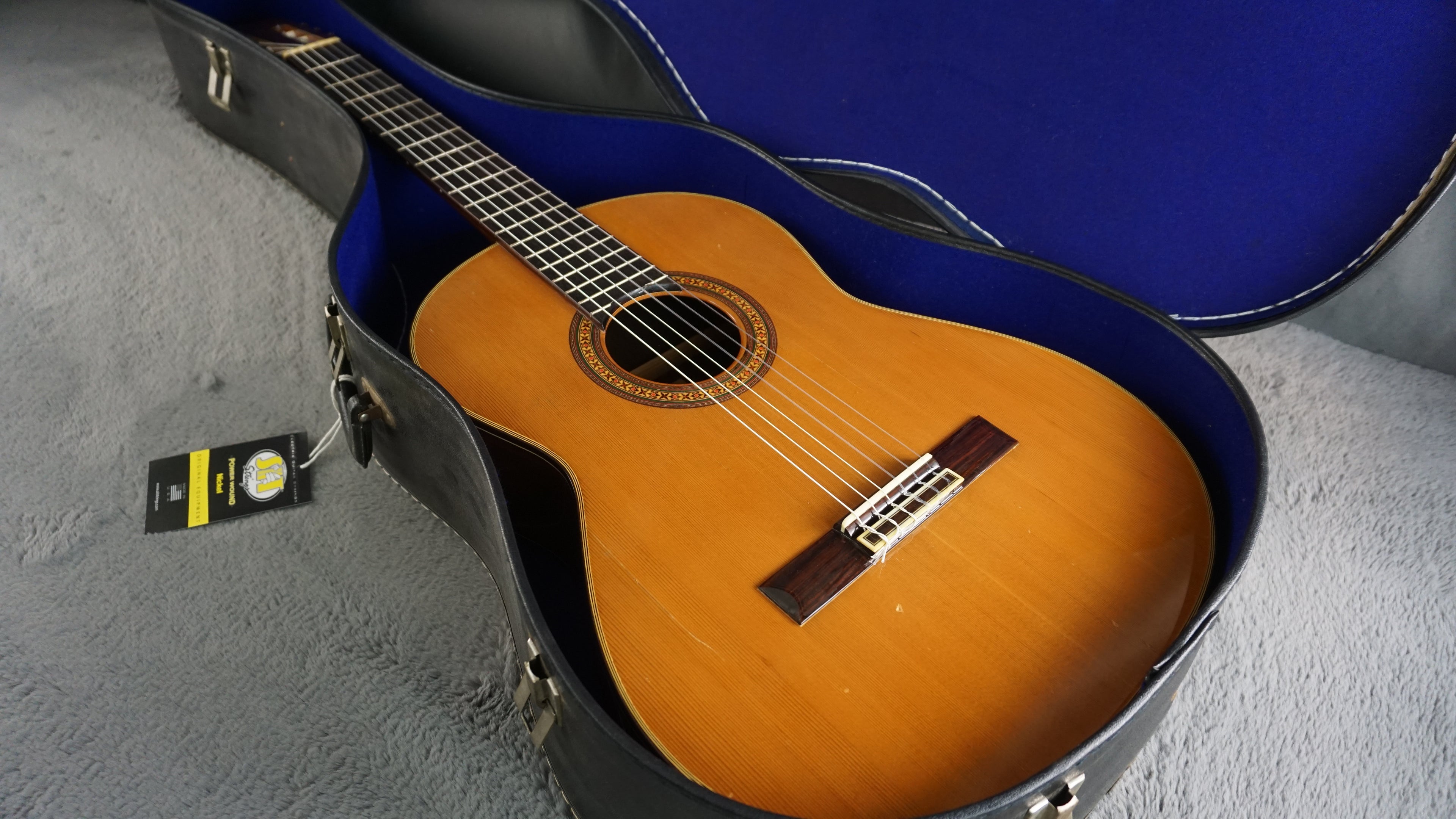 Ryoji Matsuoka M65 Japan Classical Guitar w/ Chipboard Case