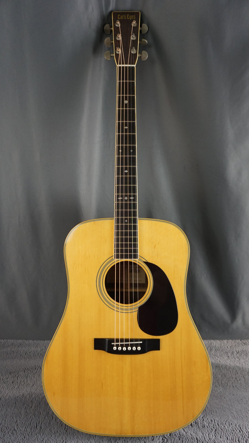 Tokai Cat’s Eyes CE-300 Vintage MIJ Acoustic Guitar w/ Hard Case