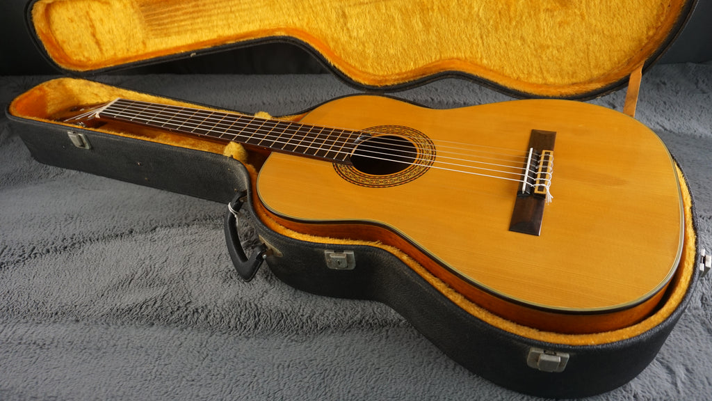 Vintage Abe Guitar Model 520 Classical Acoustic Guitar Japan w/ Hard Case