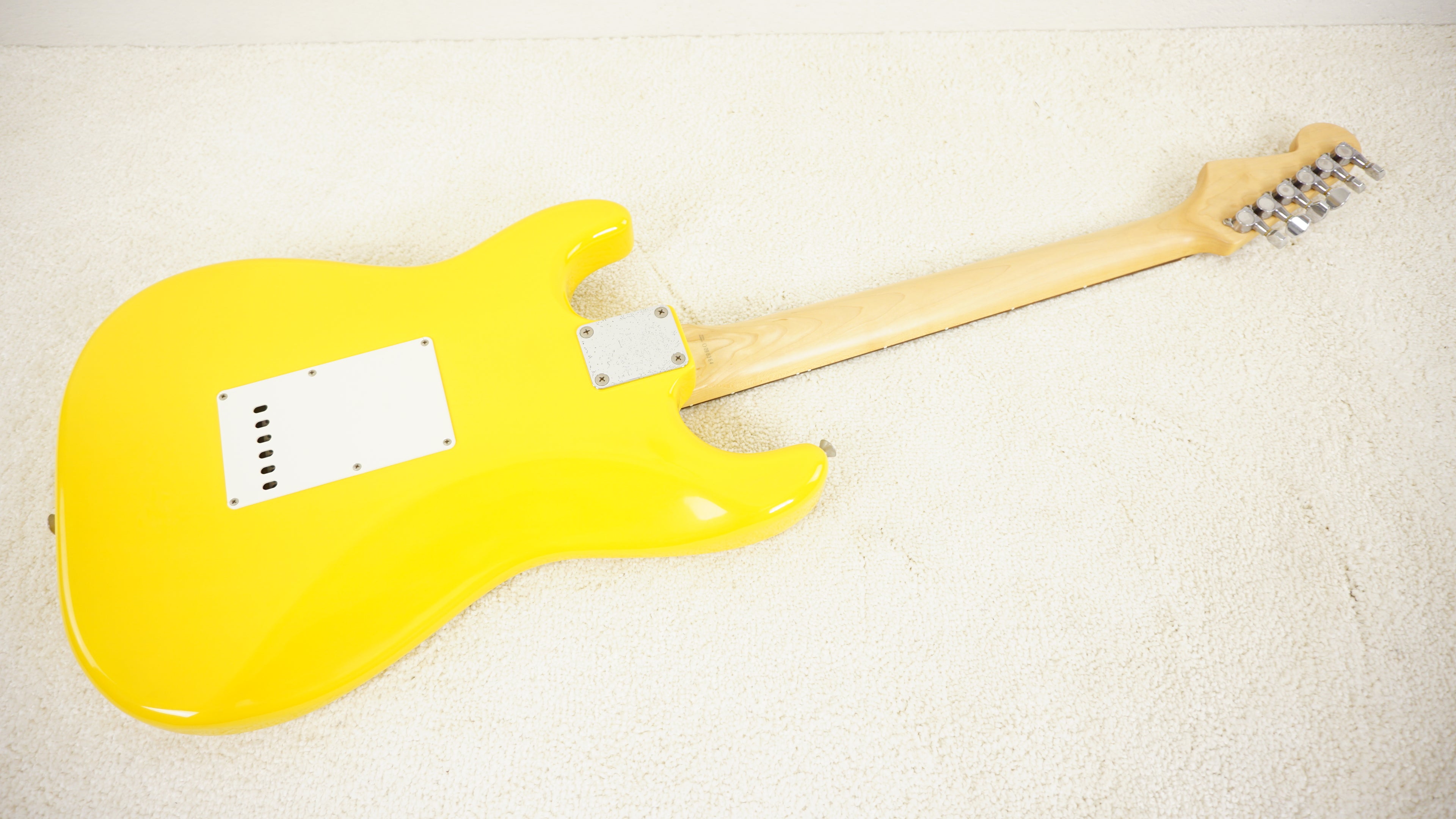 Fender Japan Stratocaster Yellow Rosewood Fingerboard w/ Gig Bag