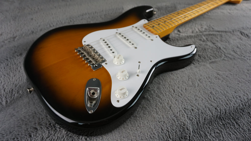 Fender Japan ST57-70TX 2004 Stratocaster 2-Tone Sunburst w/ Texas Special Pickups