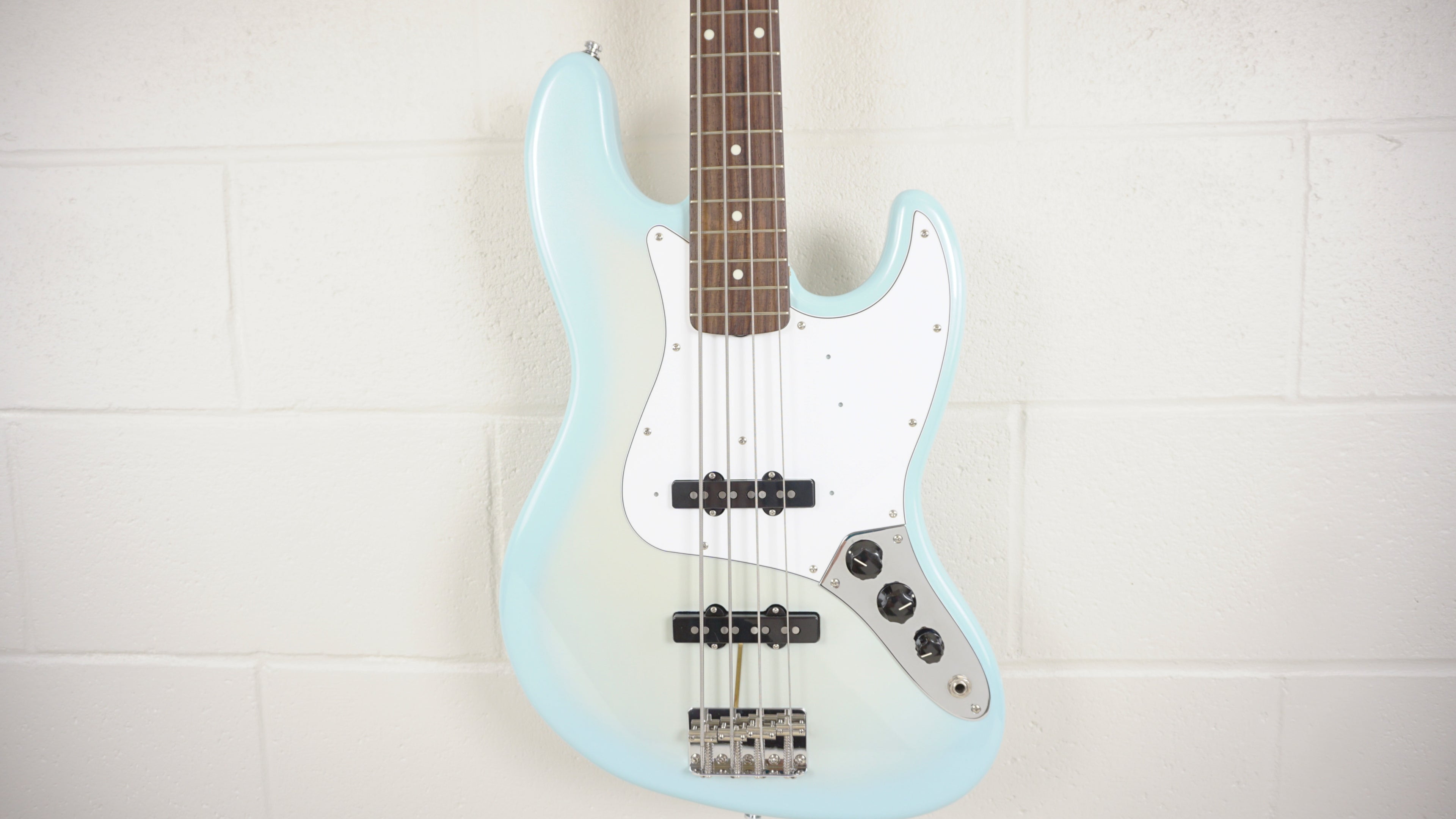 Fender Japan Traditional II ’60s Jazz Bass Stardust Blue Limited Edition