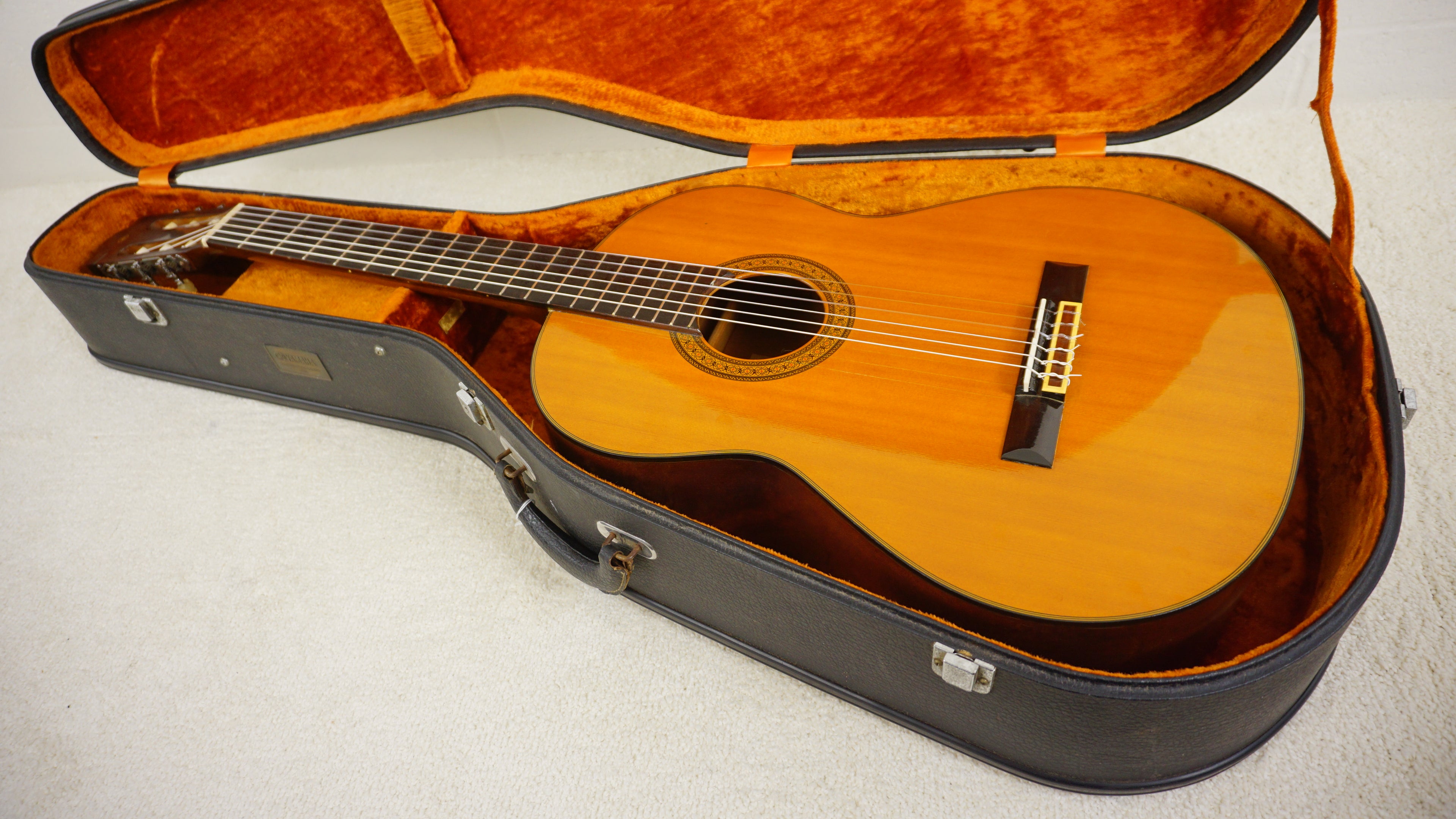 Yamaha C-150 Classical Guitar w/ Hard Case – Made in Japan