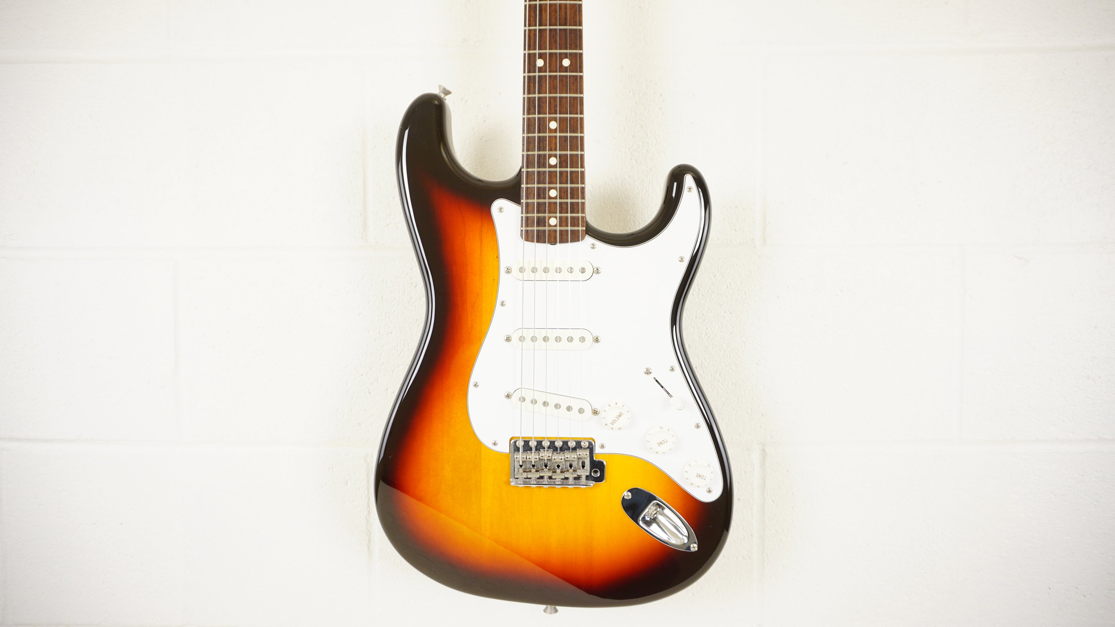 Fender Japan Stratocaster 2014 - 3-Color Sunburst