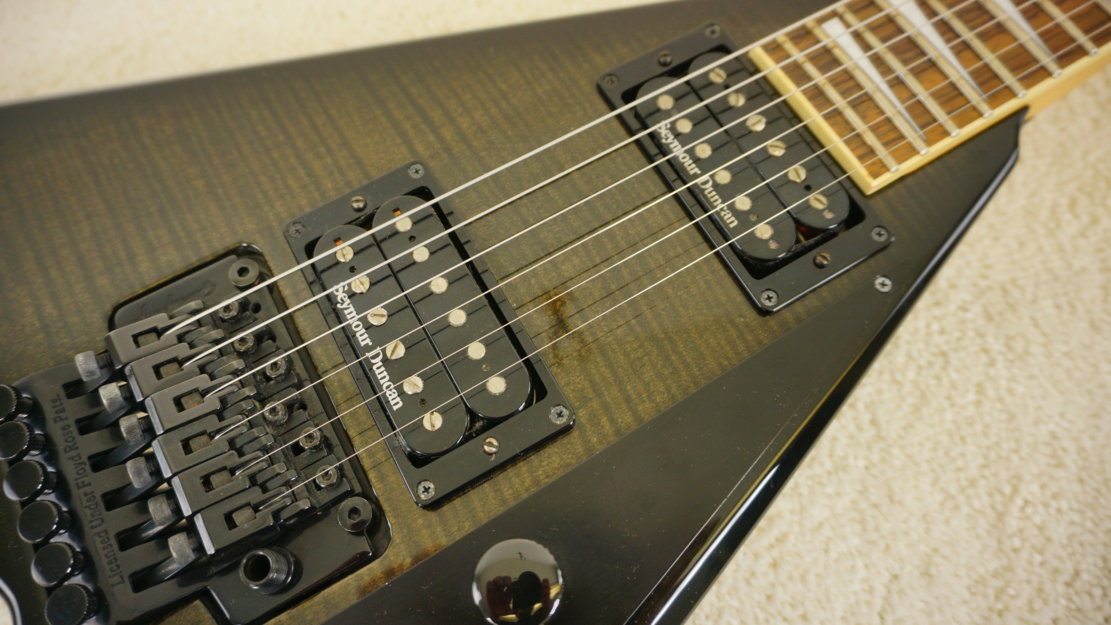 Jackson RR3 Rhoads Made in Japan Transparent Black Flame Top w/ Floyd Rose & Seymour Duncan Pickups