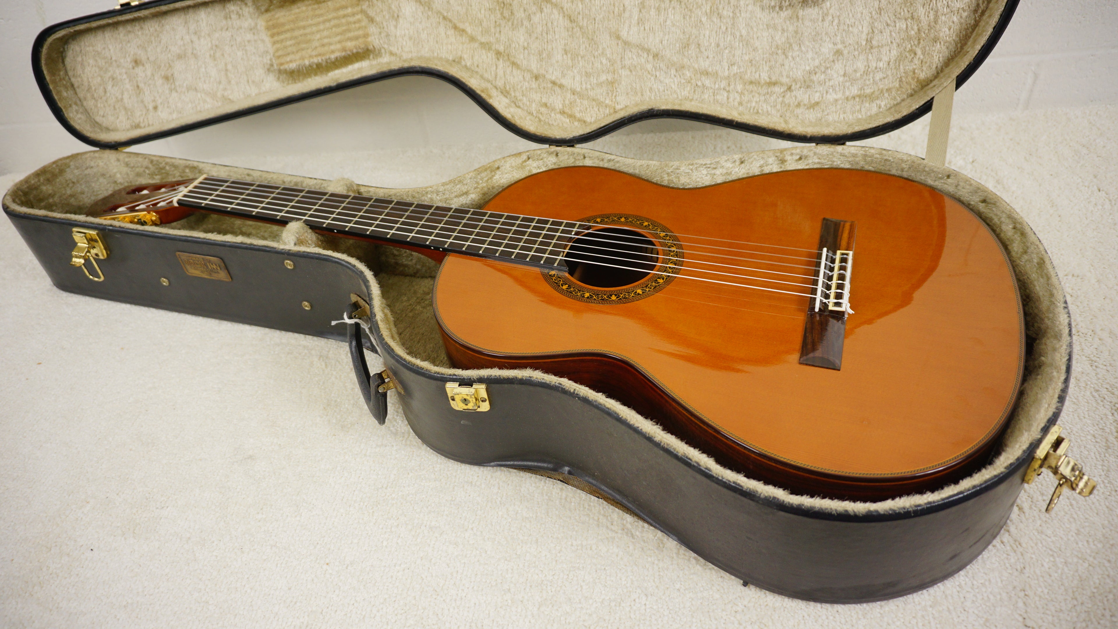 Morris MC-50 Classical Guitar Made in Japan w/ Hard Case