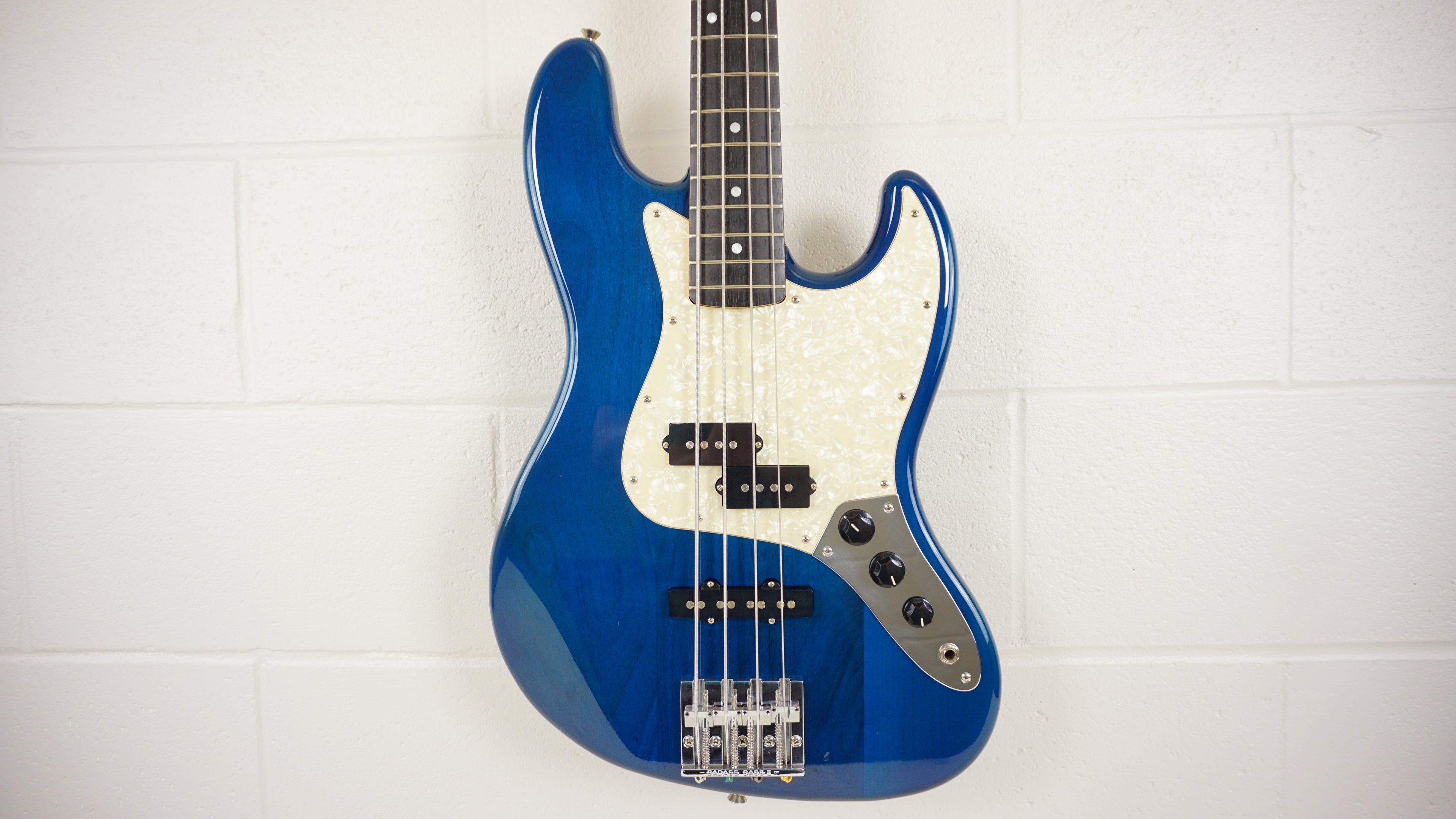 Fender Japan Jazz Bass 62 Reissue PJ Pickups - Badass Bridge - Translucent Blue - Matching Headstock