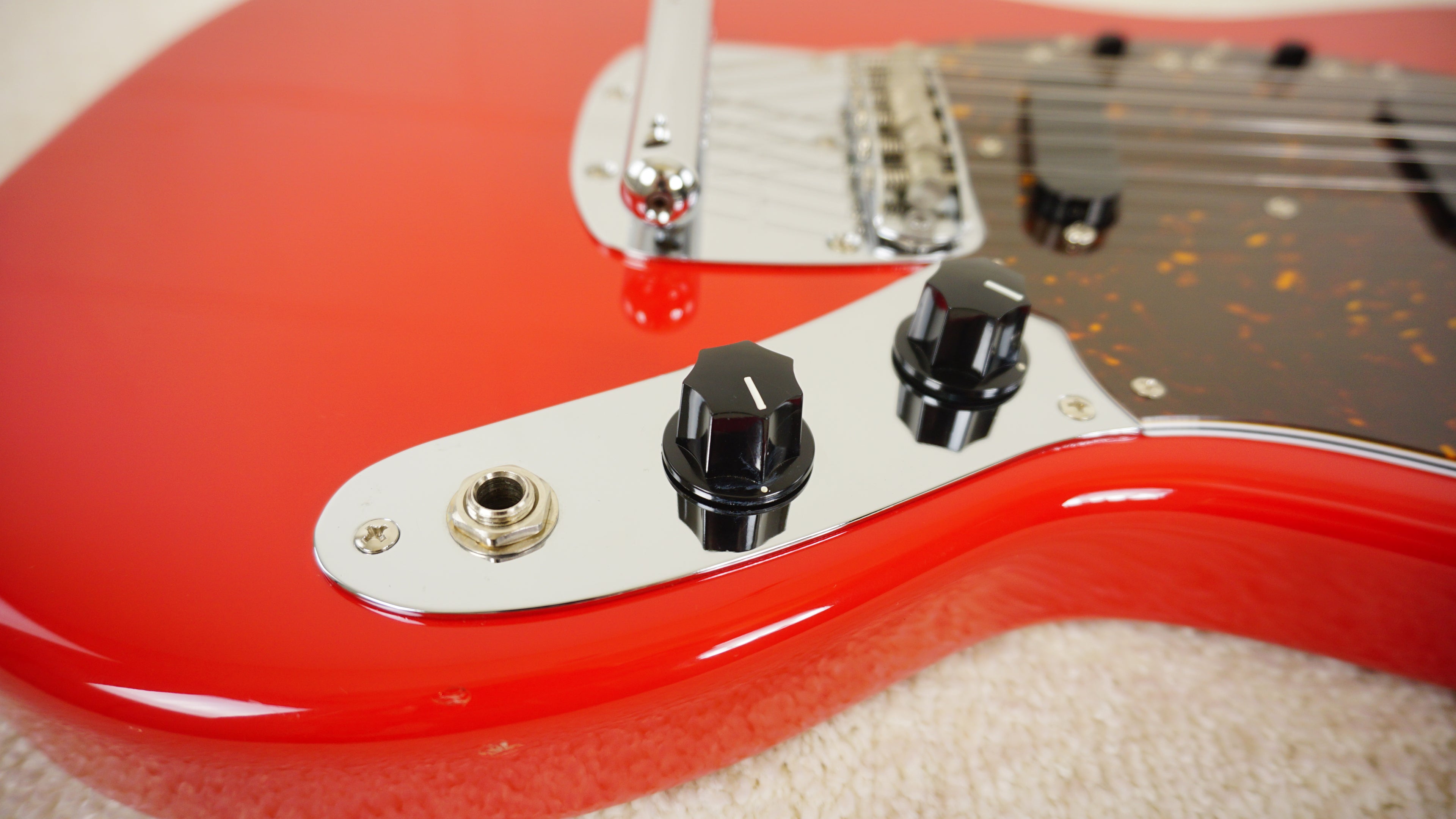 Fender Japan MG-69/MH Mustang Reissue – Matching Headstock – Candy Apple Red – 2010-2011