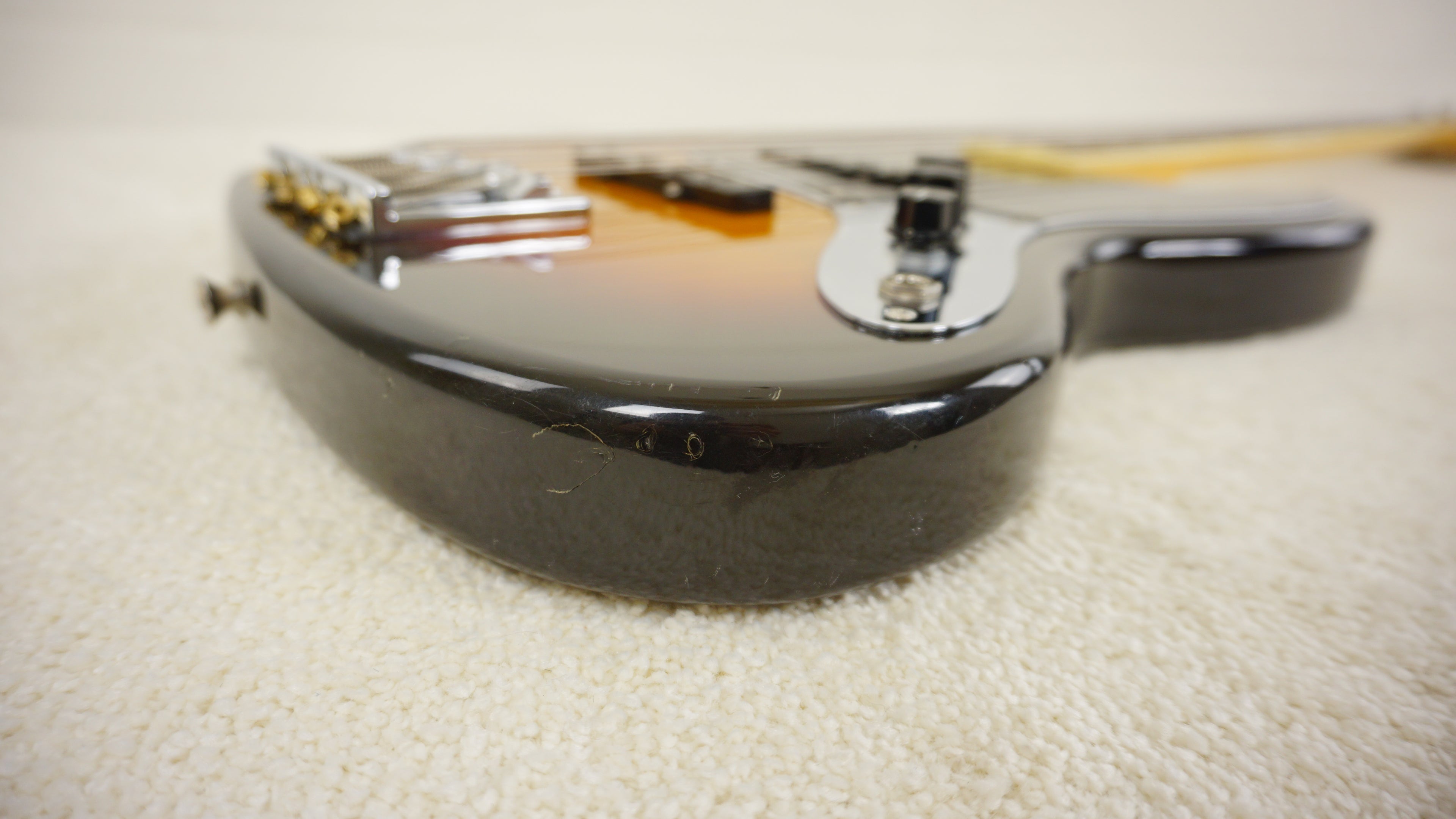 Fender Japan JB-75 Jazz Bass w/ Badass II Bridge – 3-Tone Sunburst 02-04