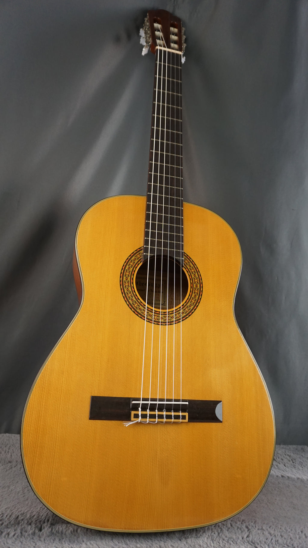 Vintage Abe Guitar Model 520 Classical Acoustic Guitar Japan w/ Hard Case
