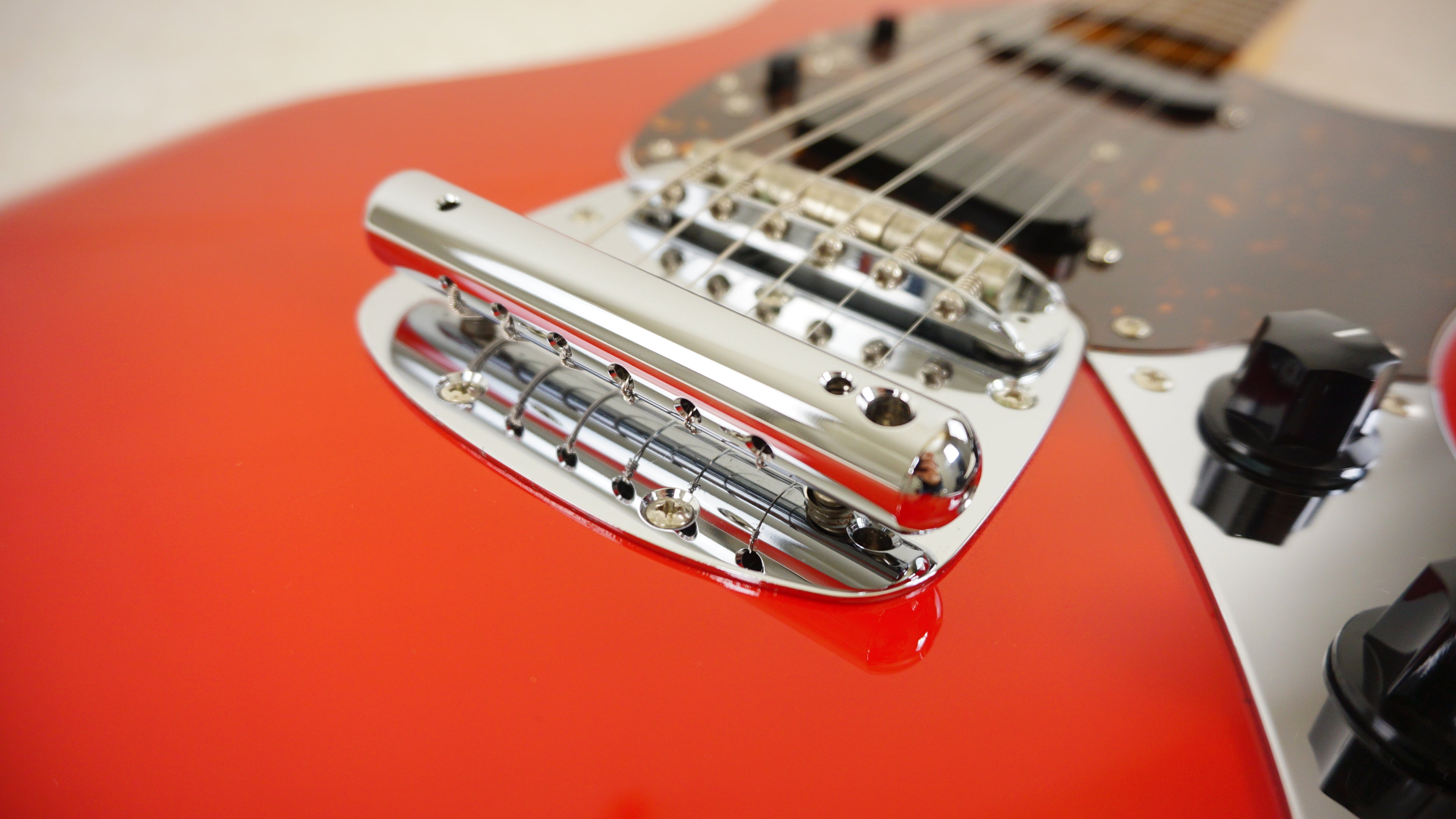 Fender Japan MG-69/MH Mustang Reissue – Matching Headstock – Candy Apple Red – 2010-2011