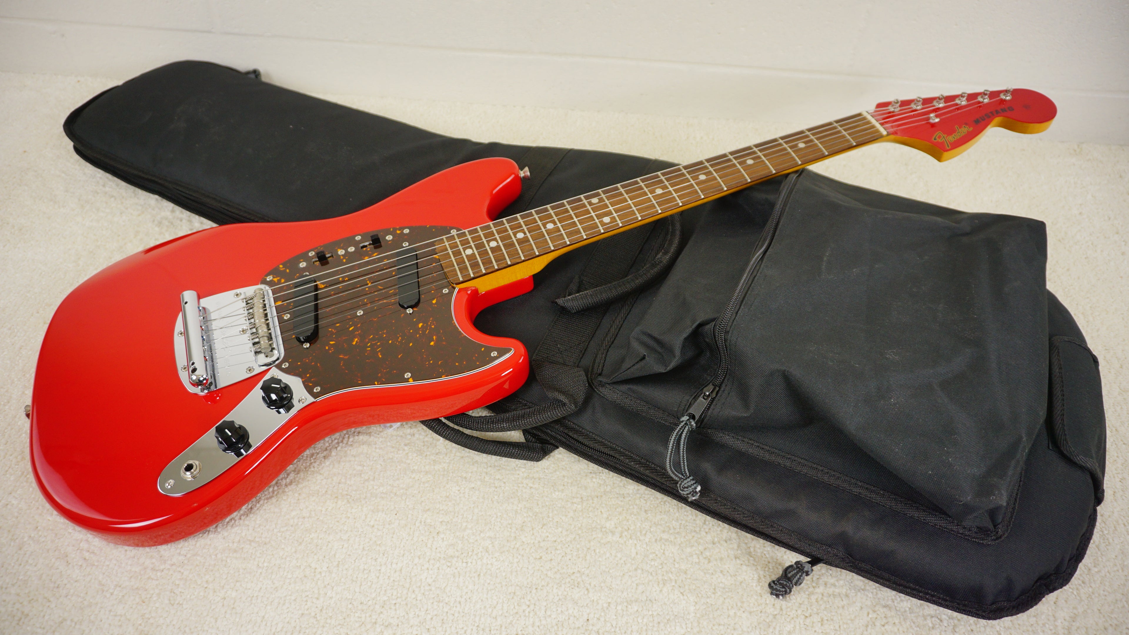 Fender Japan MG-69/MH Mustang Reissue – Matching Headstock – Candy Apple Red – 2010-2011