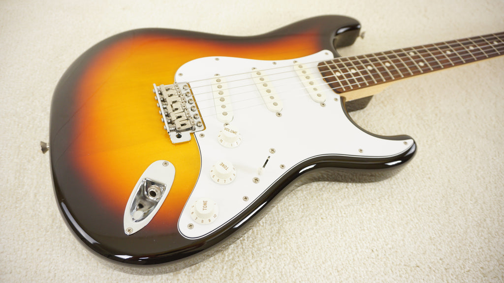 Fender Japan Stratocaster 2014 - 3-Color Sunburst