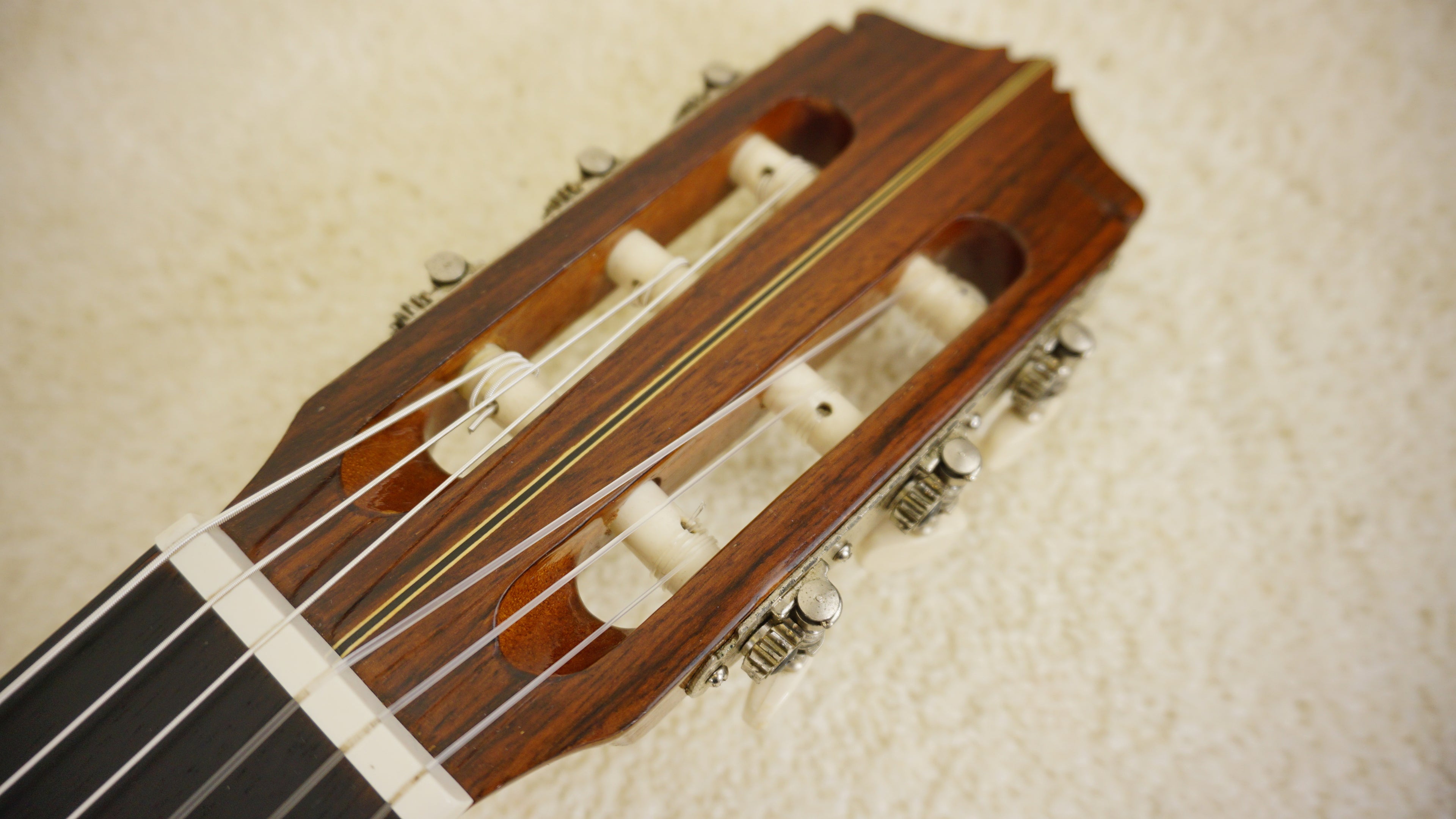 Kasuga G-150 Classical Guitar Made in Japan w/ Hard Case