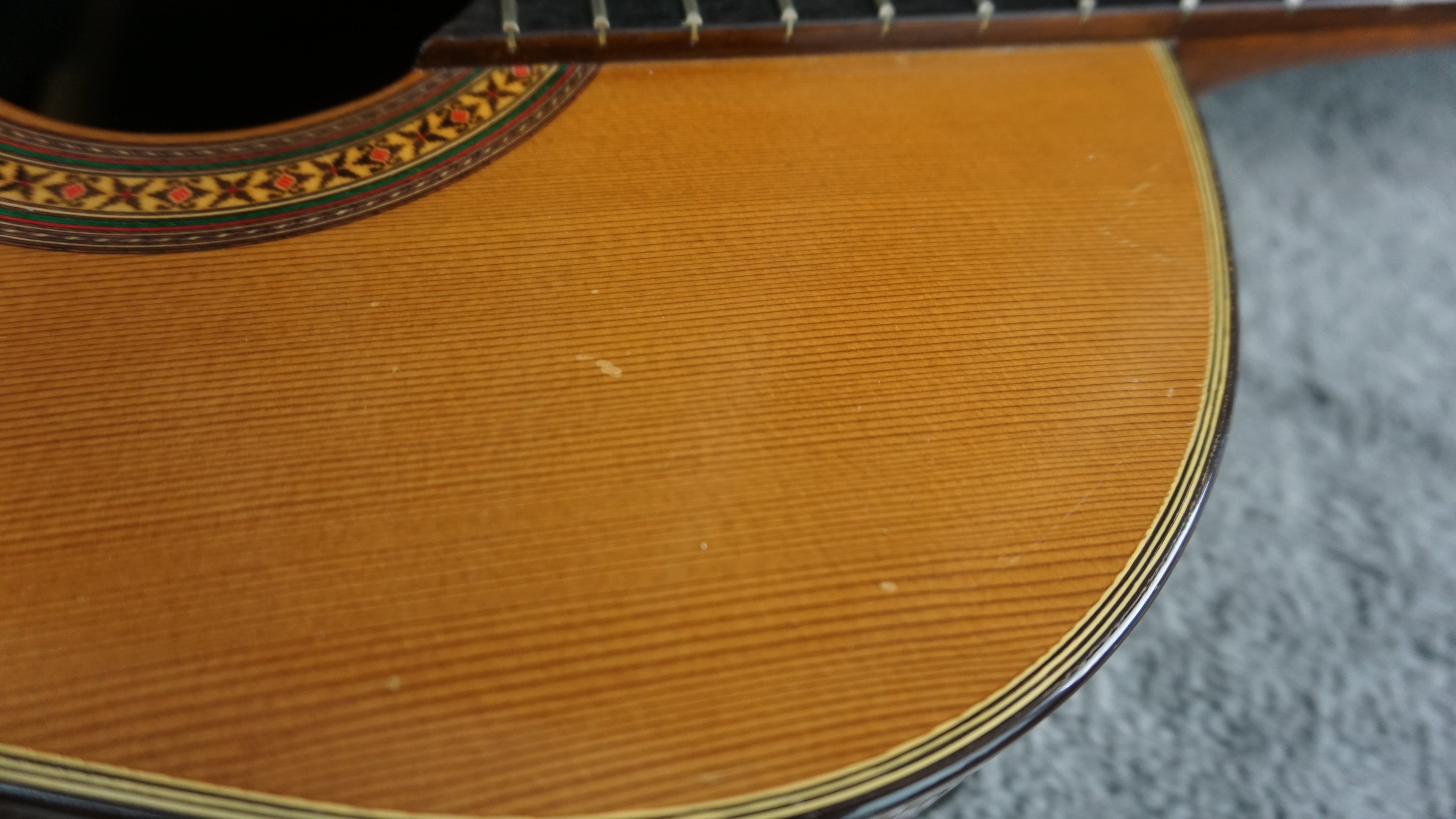 Ryoji Matsuoka M65 Japan Classical Guitar w/ Chipboard Case