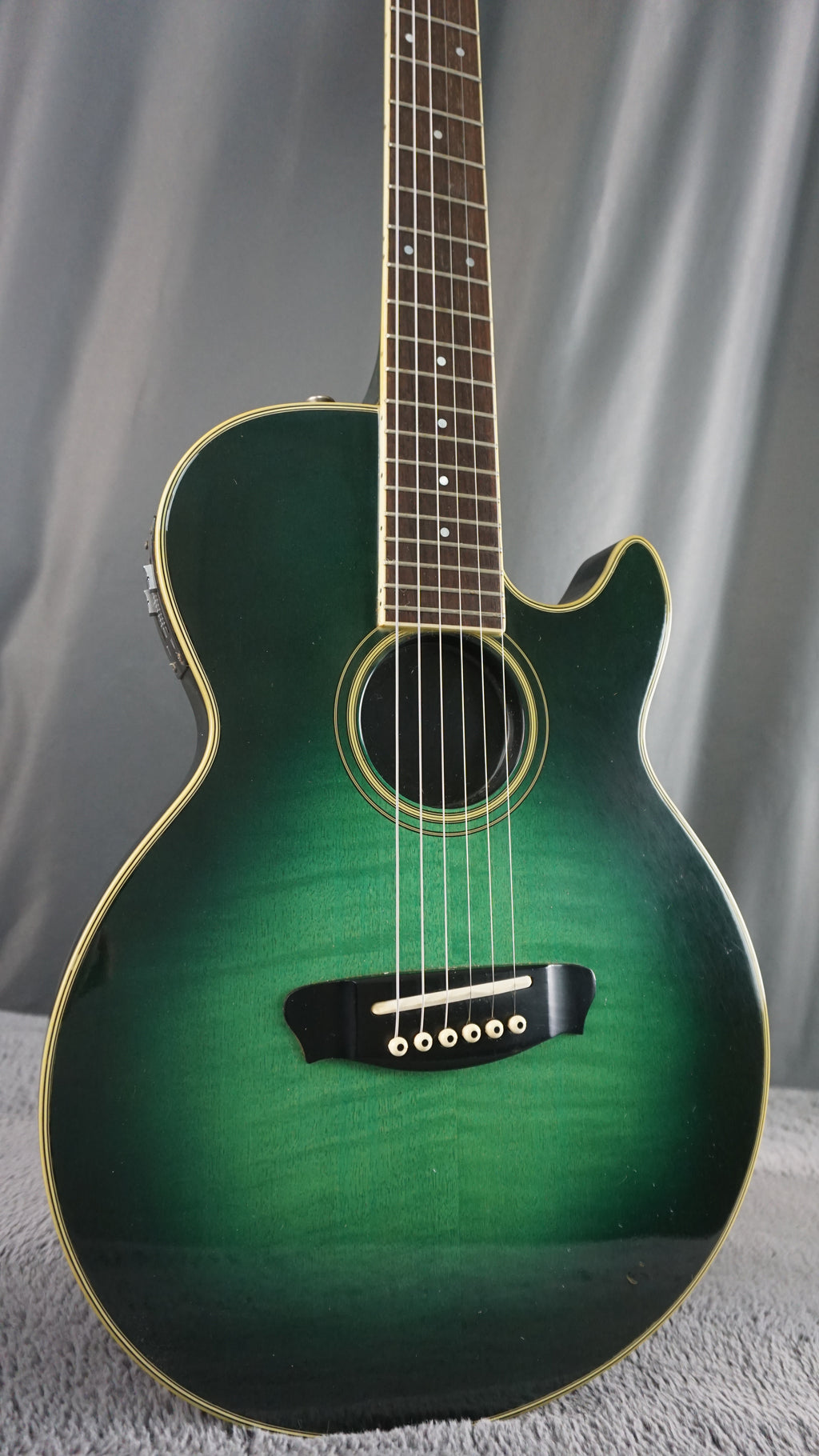 Morris Groovin' - Green - Japan Acoustic Guitar