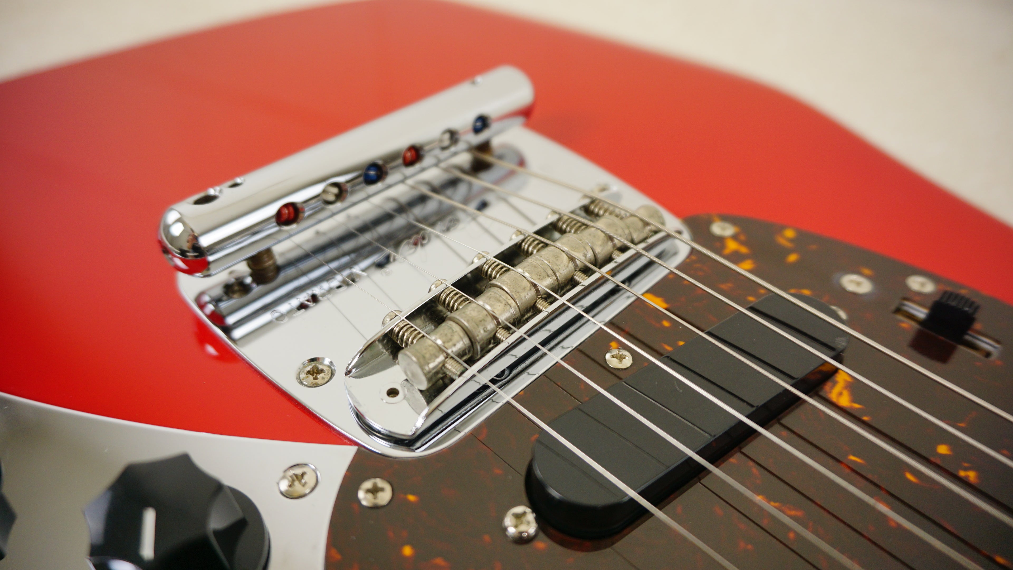 Fender Japan MG-69/MH Mustang Reissue – Matching Headstock – Candy Apple Red – 2010-2011