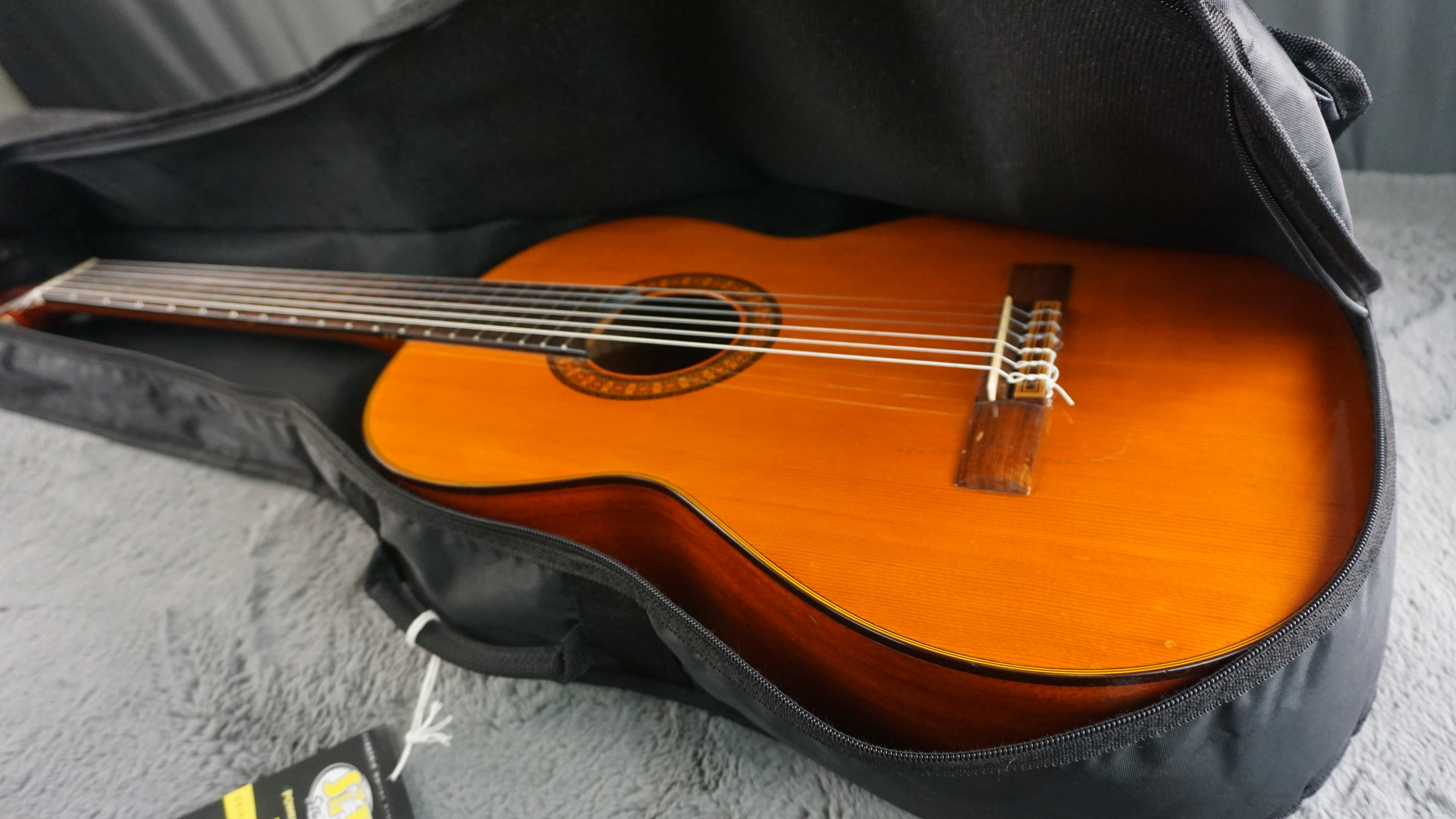Morris M-15 Classical Nylon String Guitar Made in Japan w/ Gig Bag