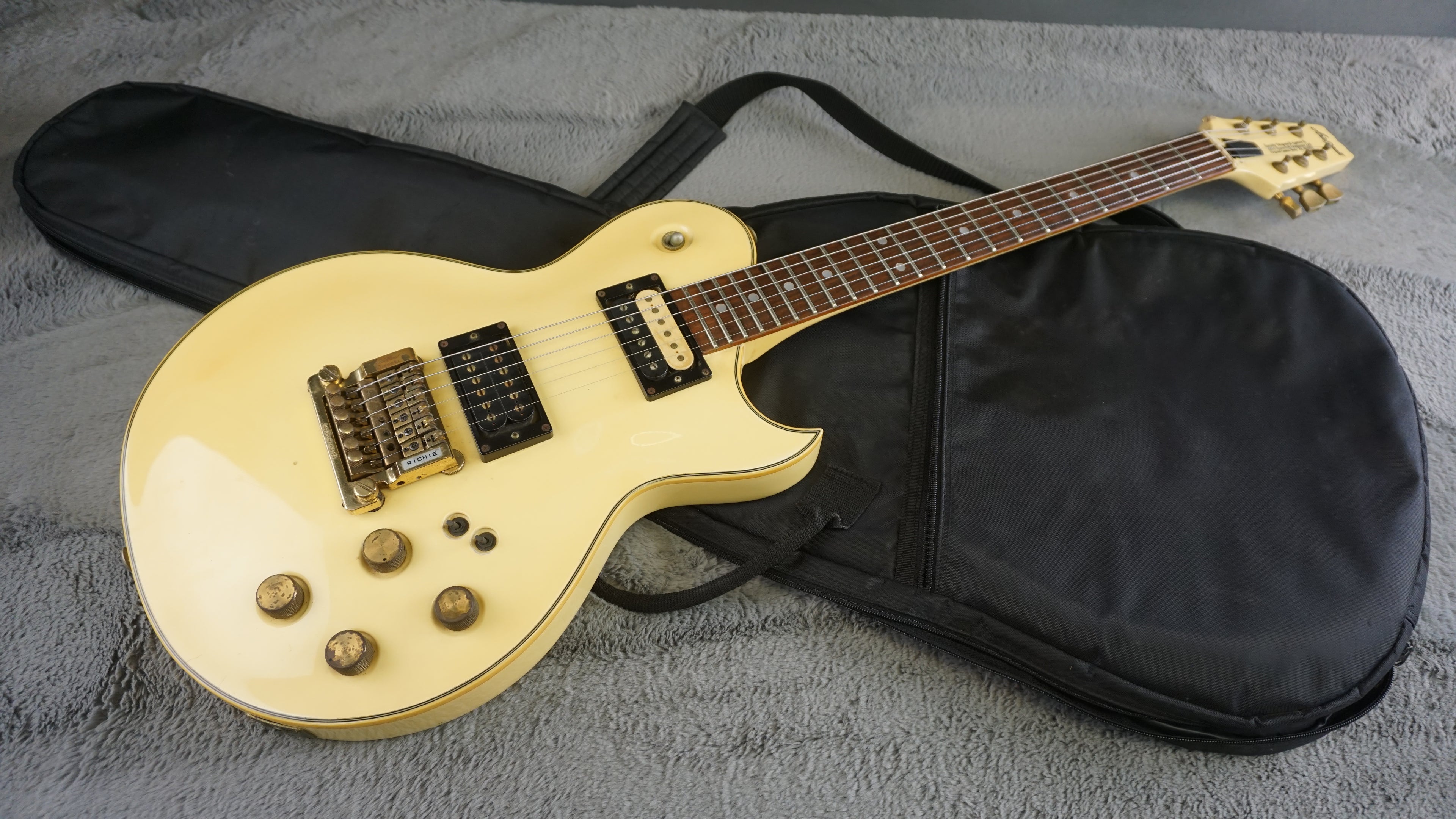Aria Pro II PE-R80 Made in Japan Electric Guitar Ivory White