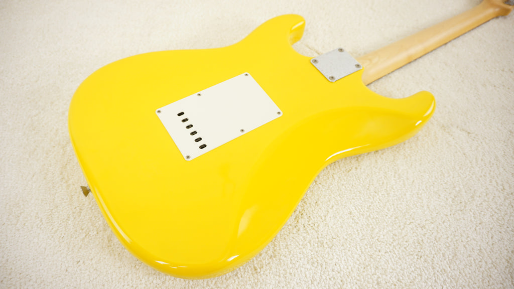 Fender Japan Stratocaster Yellow Rosewood Fingerboard w/ Gig Bag