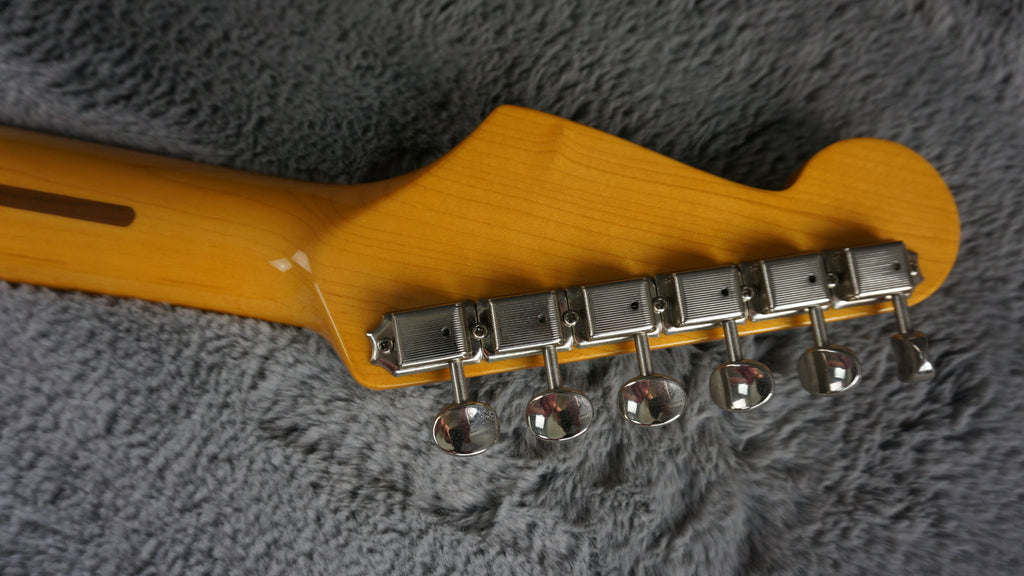 Fender Japan ST57-70TX 2004 Stratocaster 2-Tone Sunburst w/ Texas Special Pickups