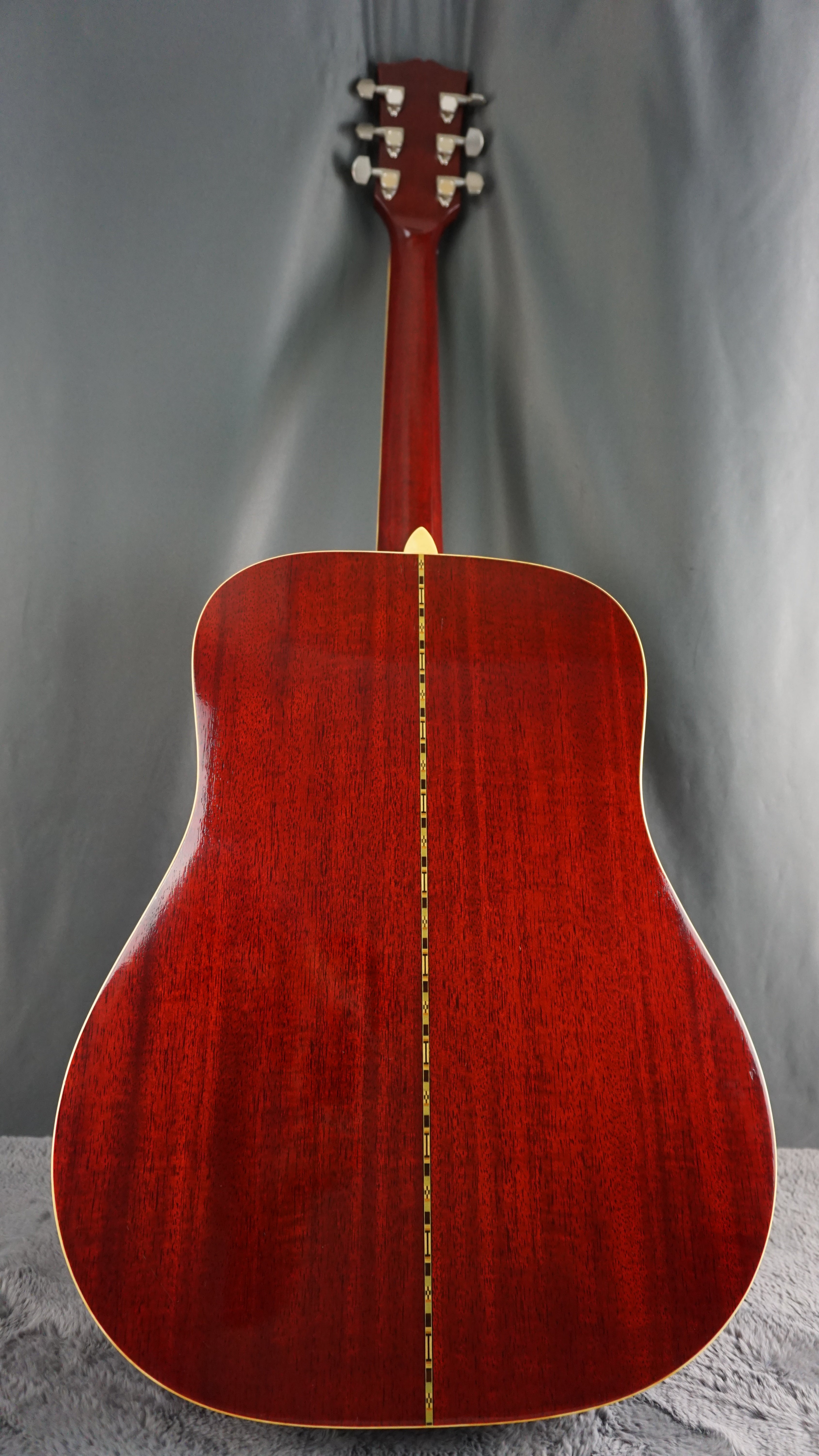 Morris MWH-03-RS MIJ Dreadnought Acoustic Guitar w/ Hard Case