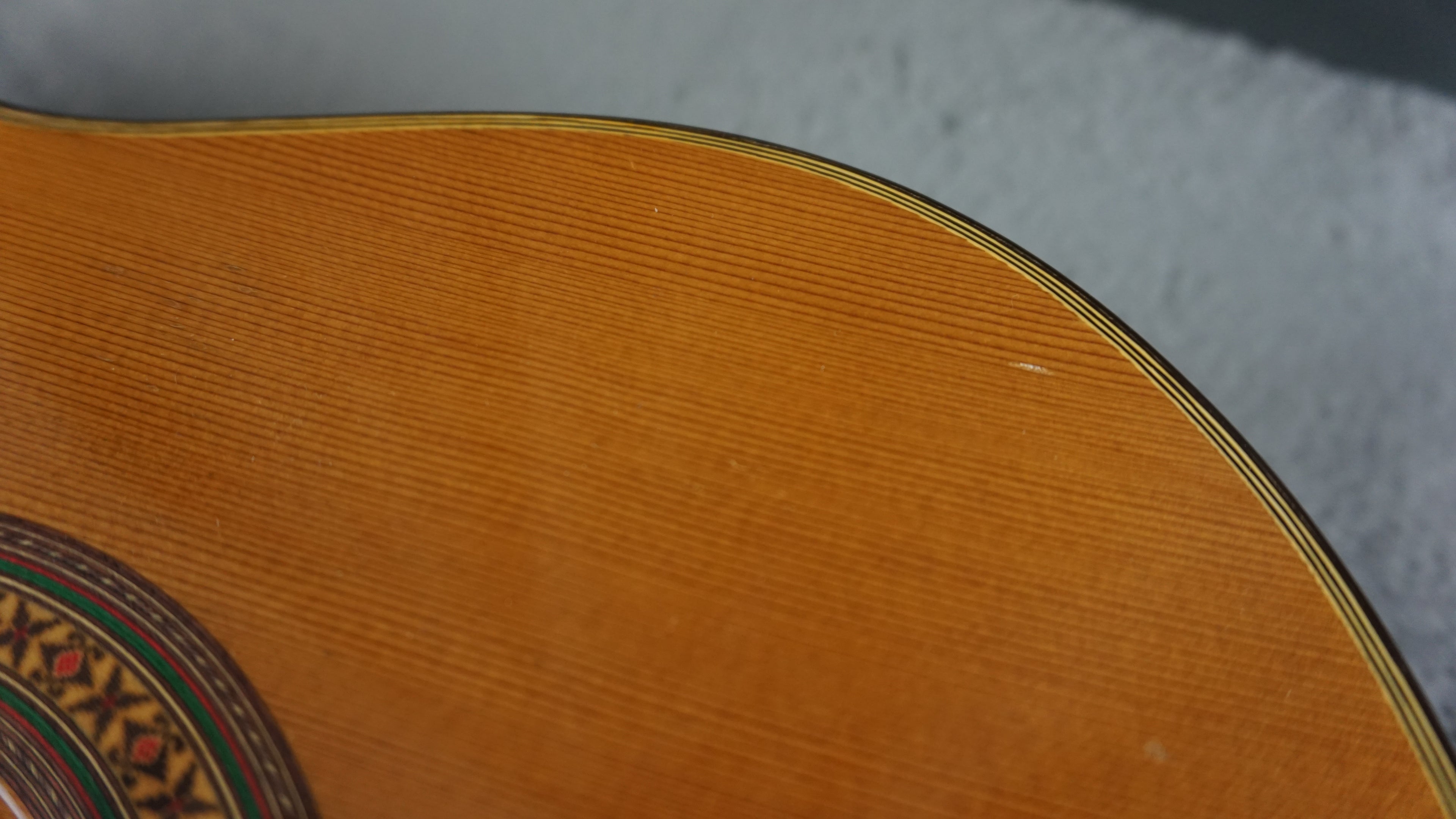 Ryoji Matsuoka M65 Japan Classical Guitar w/ Chipboard Case