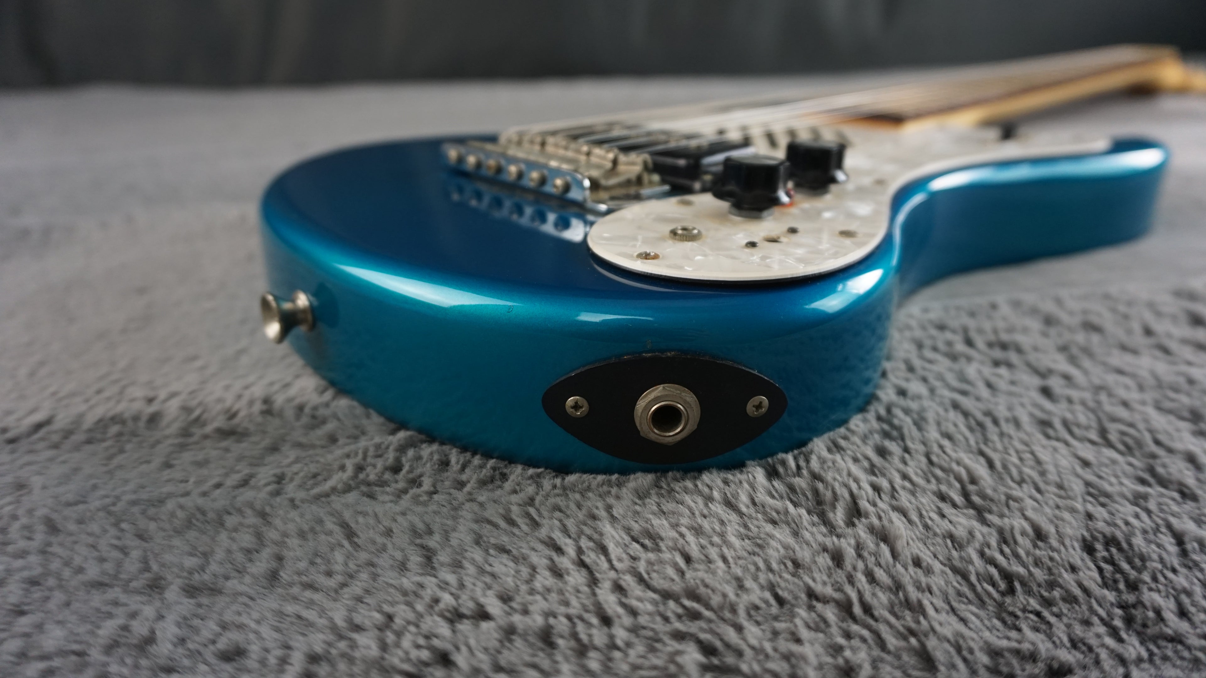 MarineRider Mosrite Ventures Model w/ Built In Amp - Blue