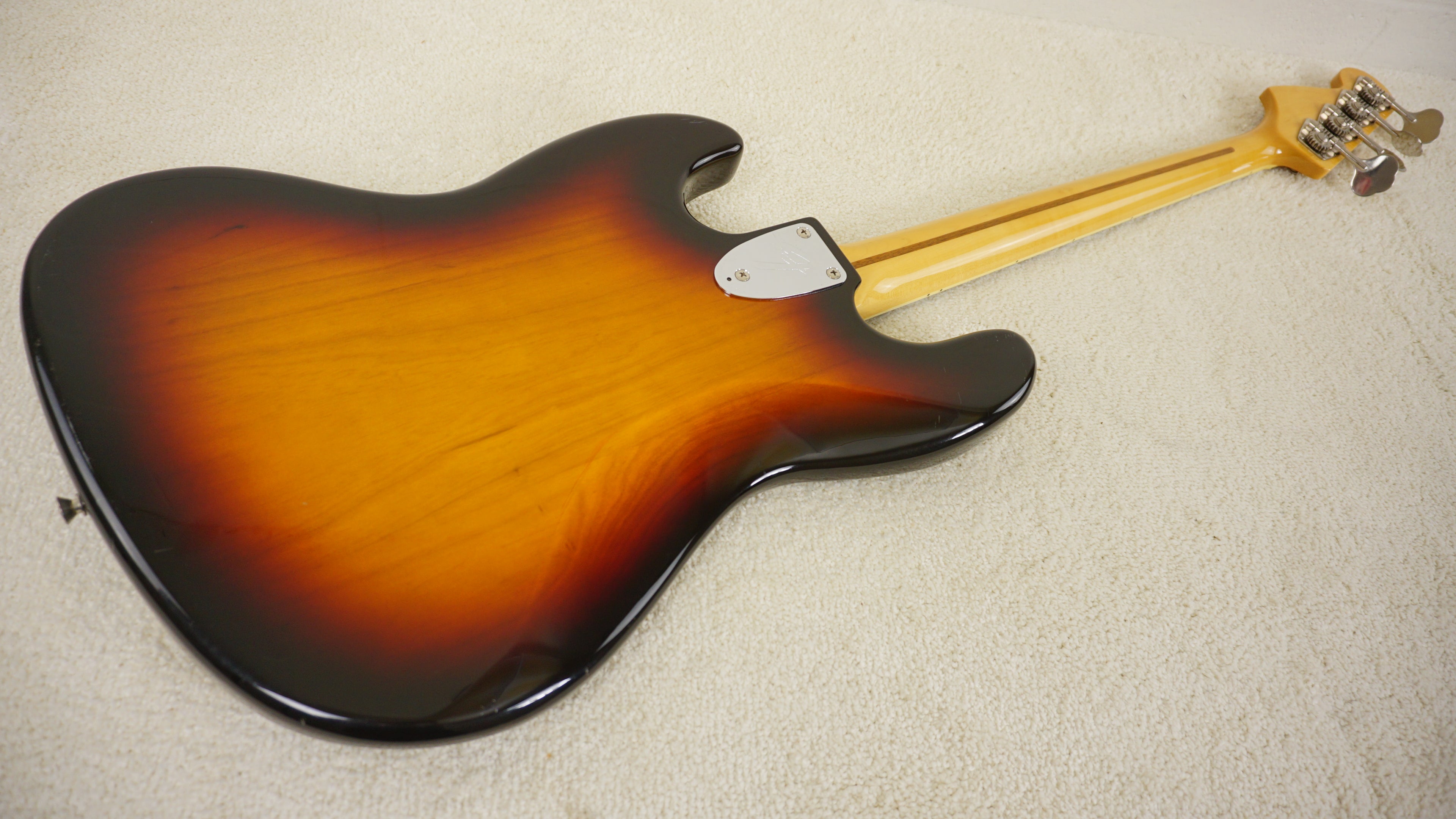 Fender Japan JB-75 Jazz Bass w/ Badass II Bridge – 3-Tone Sunburst 02-04