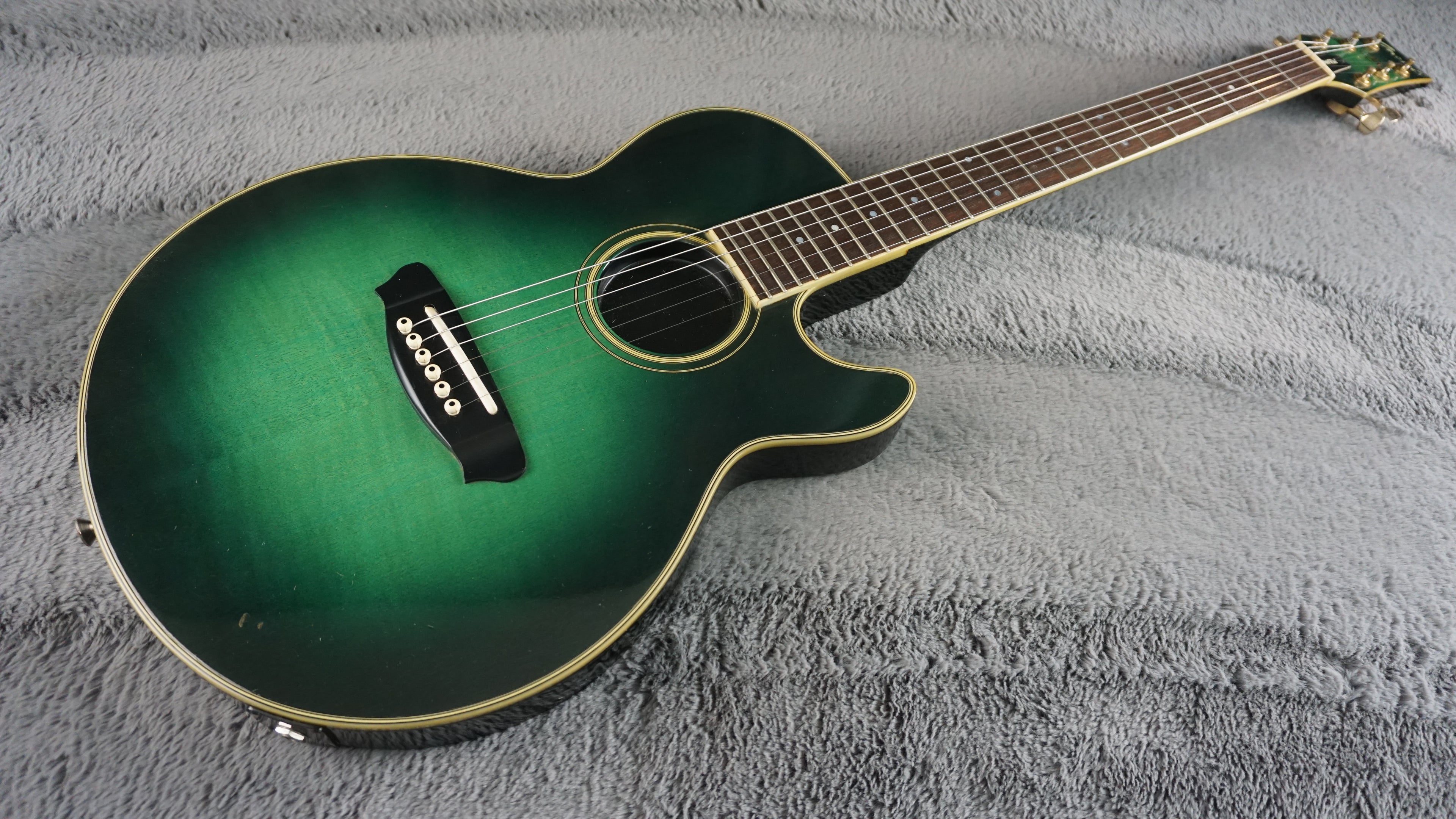 Morris Groovin' - Green - Japan Acoustic Guitar